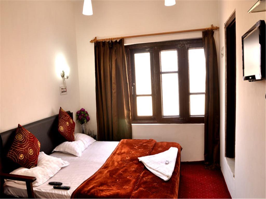 Pearl Palace 3*