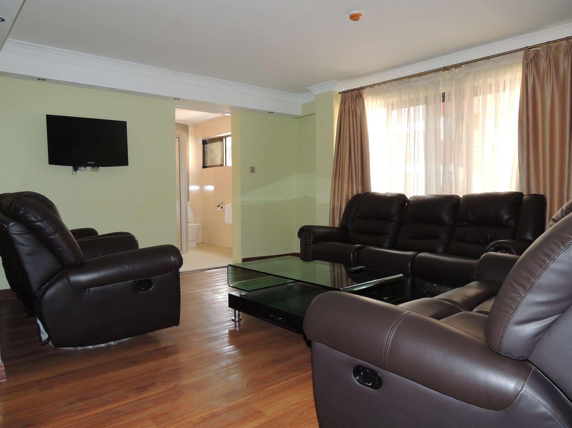 Hotel Upperhill 4*