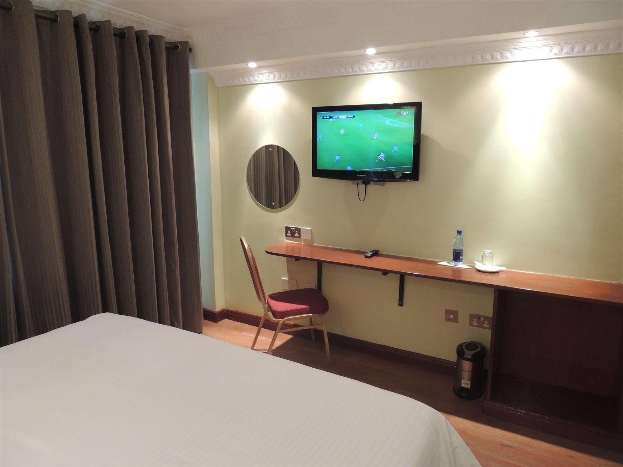 Hotel Upperhill 4*
