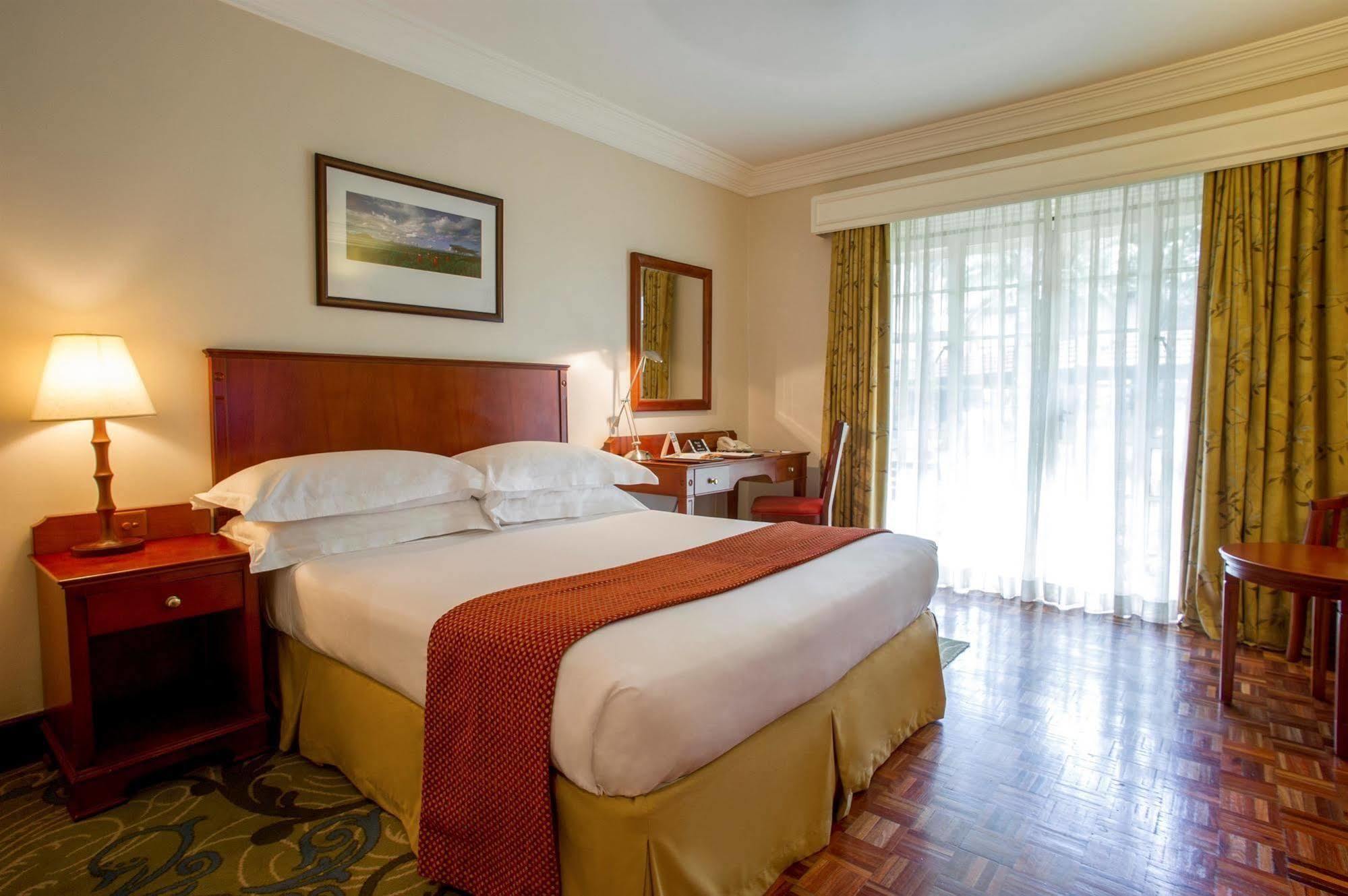 Southern Sun Mayfair Hotel 4*