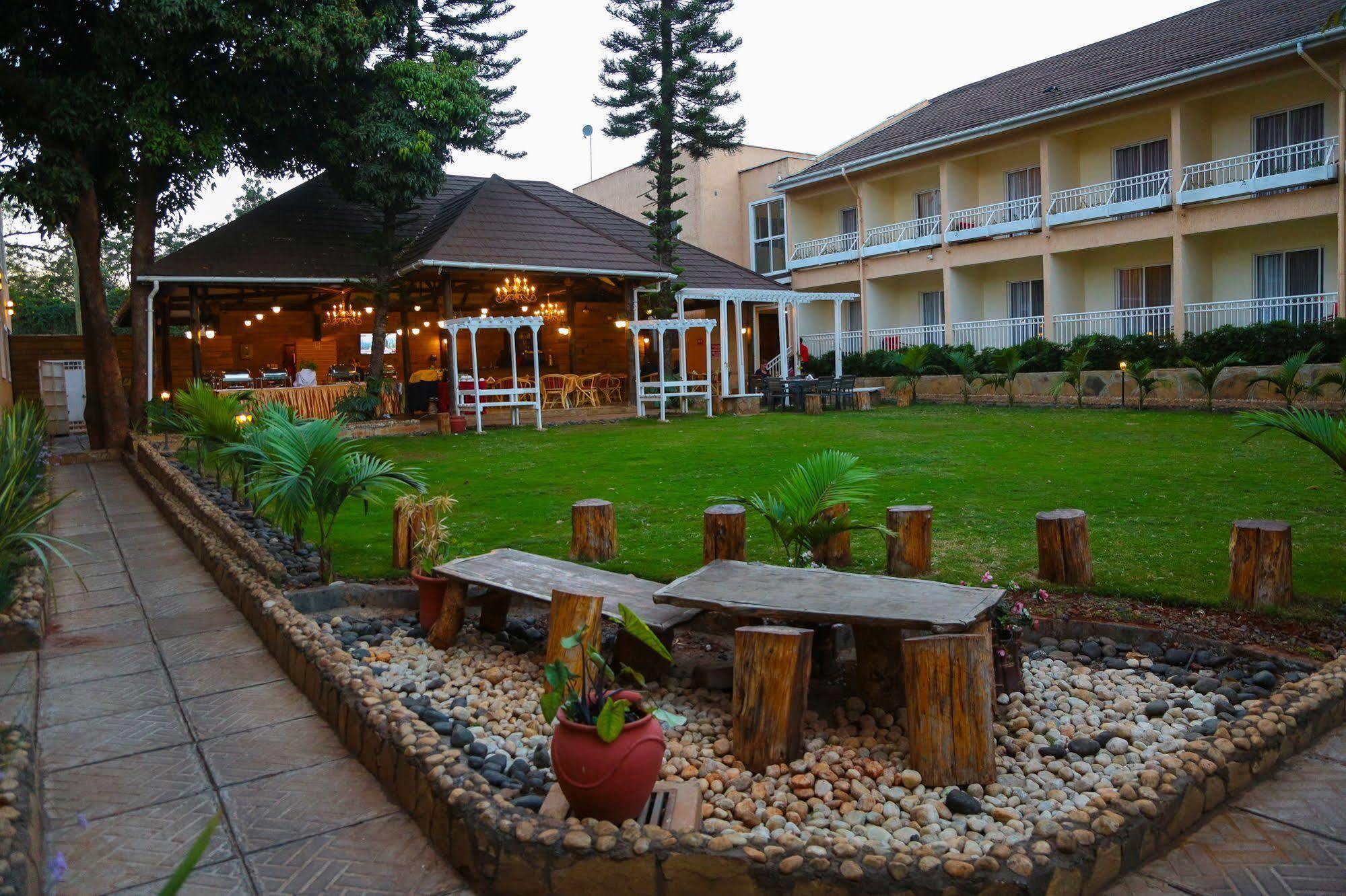 Prideinn Raphta Hotel