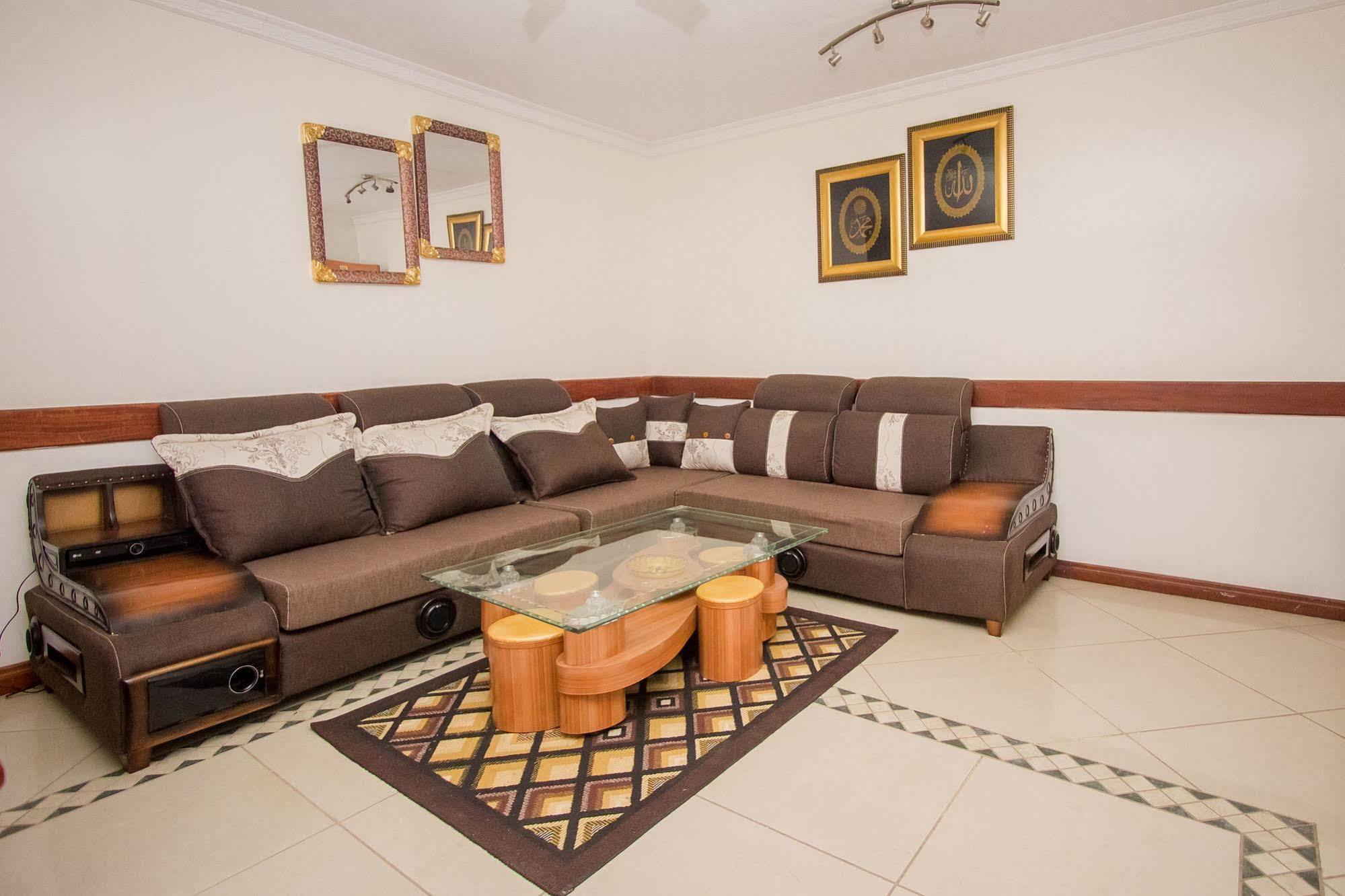 Hyatt Palace Hotel 3*