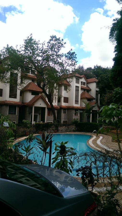 Little Woods * Nairobi