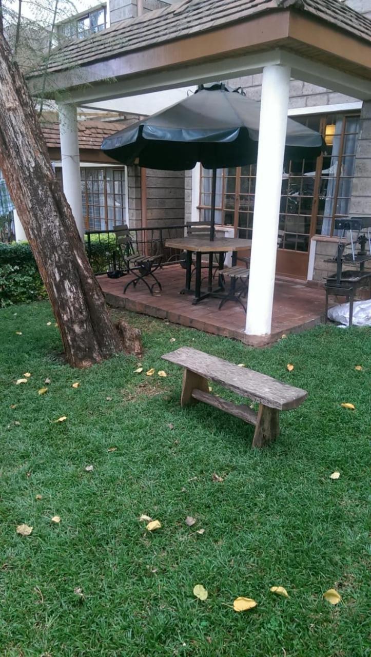 Little Woods * Nairobi