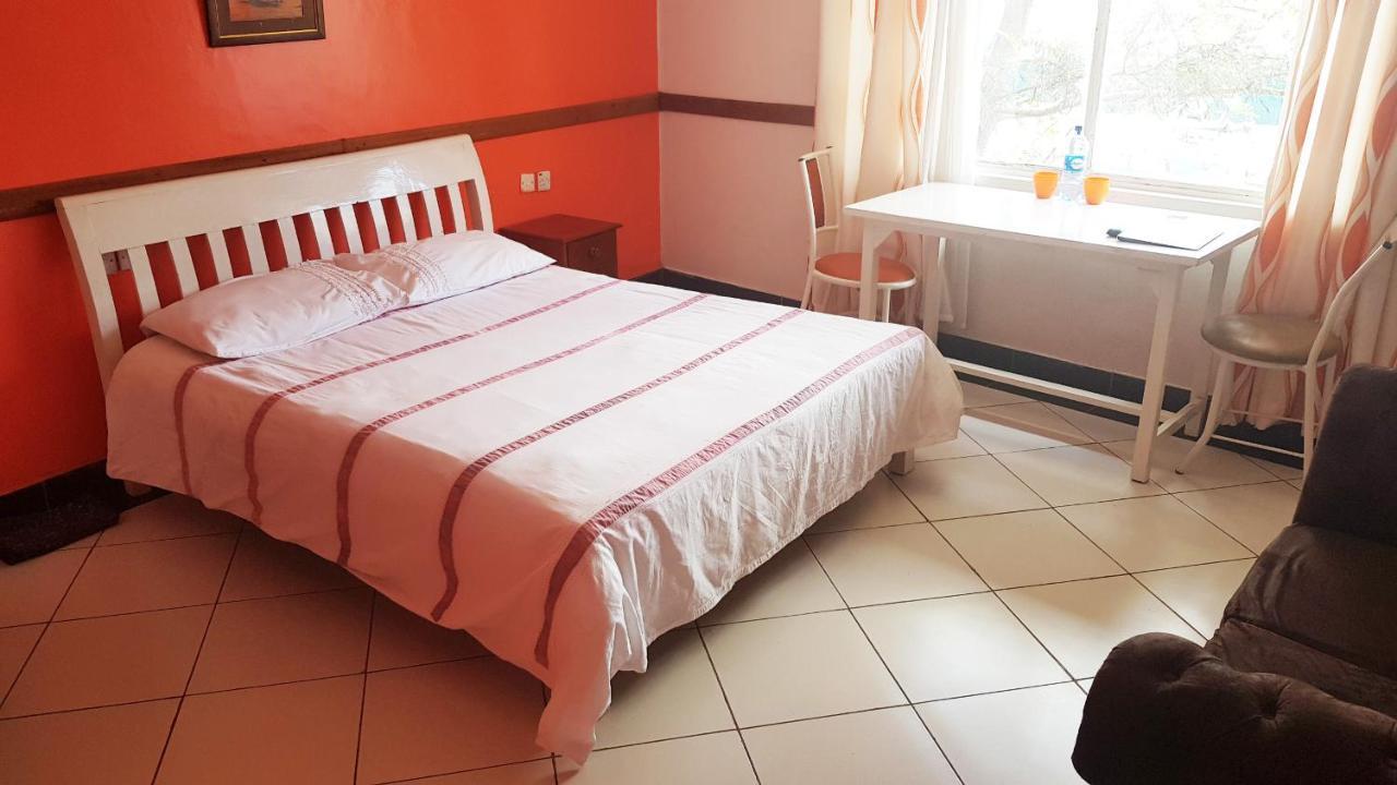 Hotel Red Buffalo House 3*