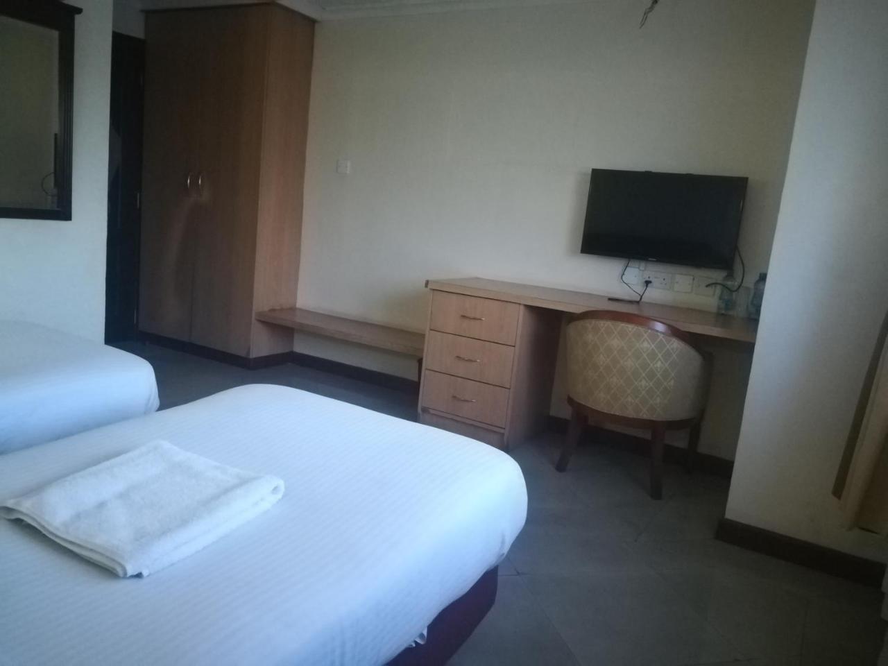 Topaz Hotel 3*