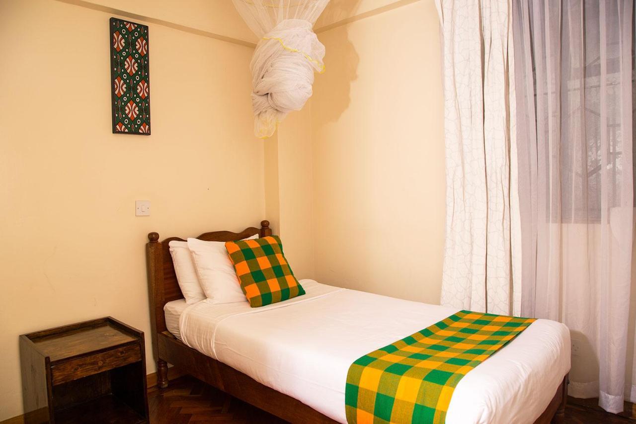 Njema Court 3*