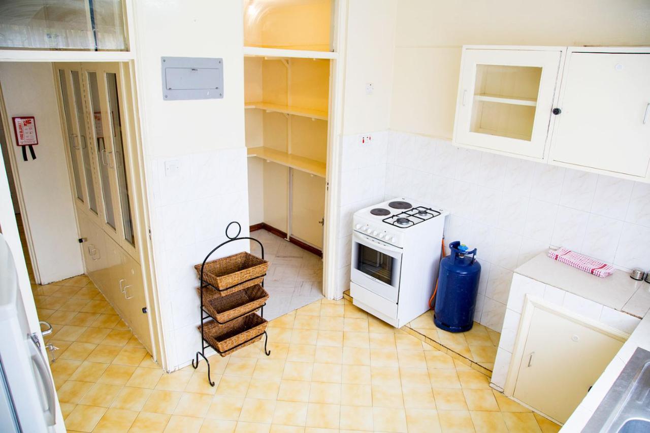 Aparthotel Njema Court 3*