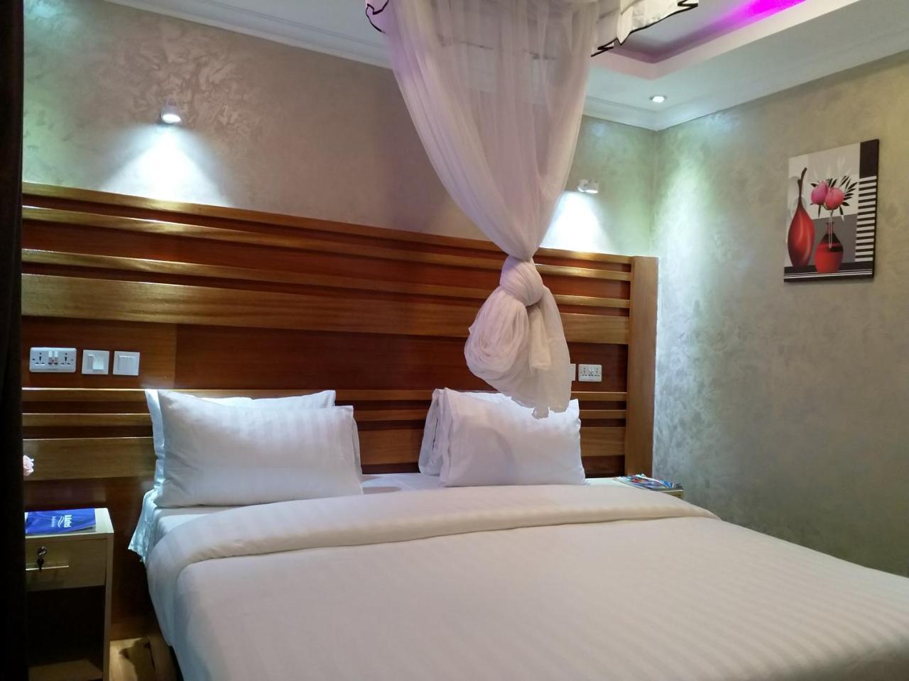 Fourways Junction Vipsuite Apartment