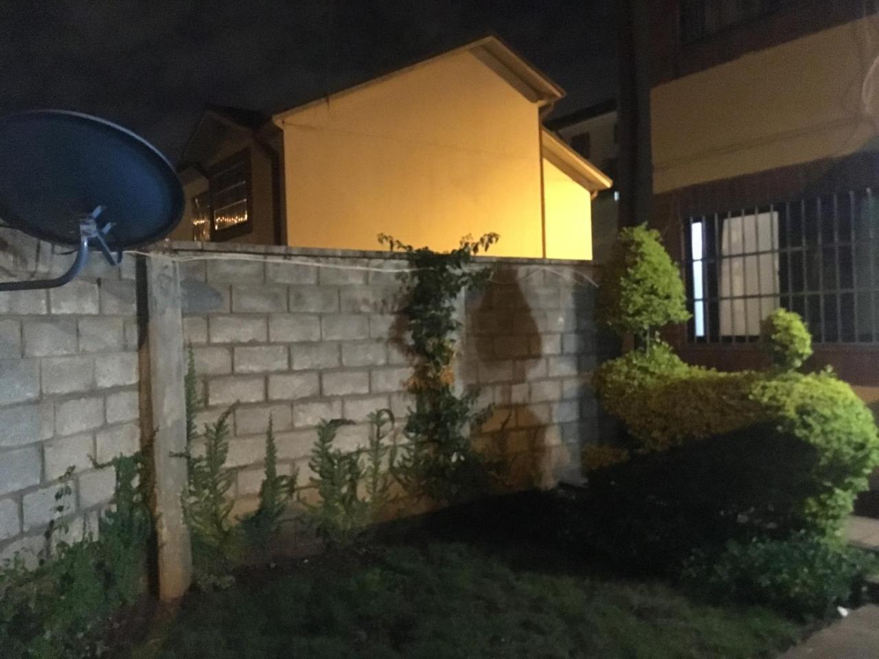 Apartamento Nyayo Estate Embakasi Gate D *