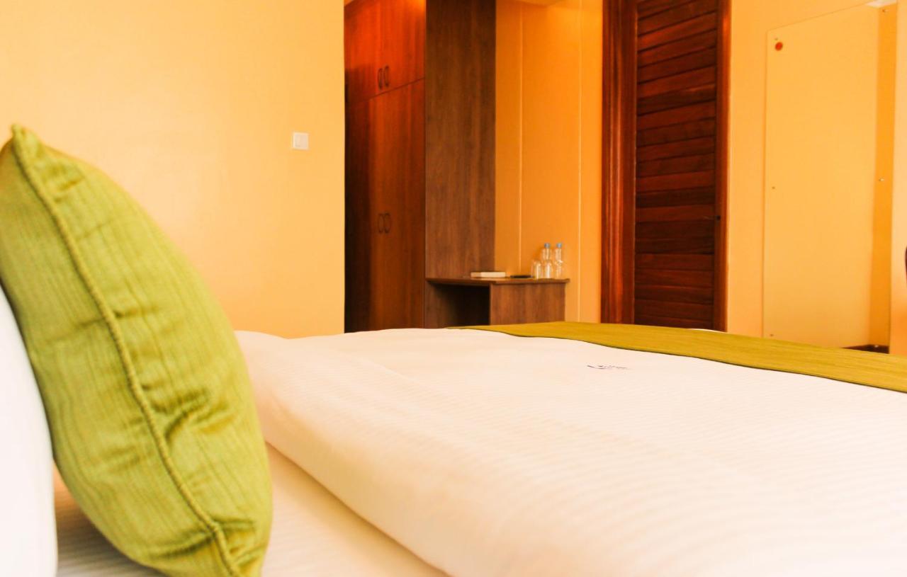 Lia & Training Centre Hotel 3*