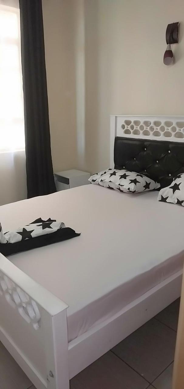 Homestay Royalty Homes -jkia *