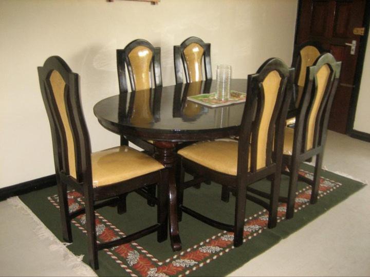 Apartment Court Samra *