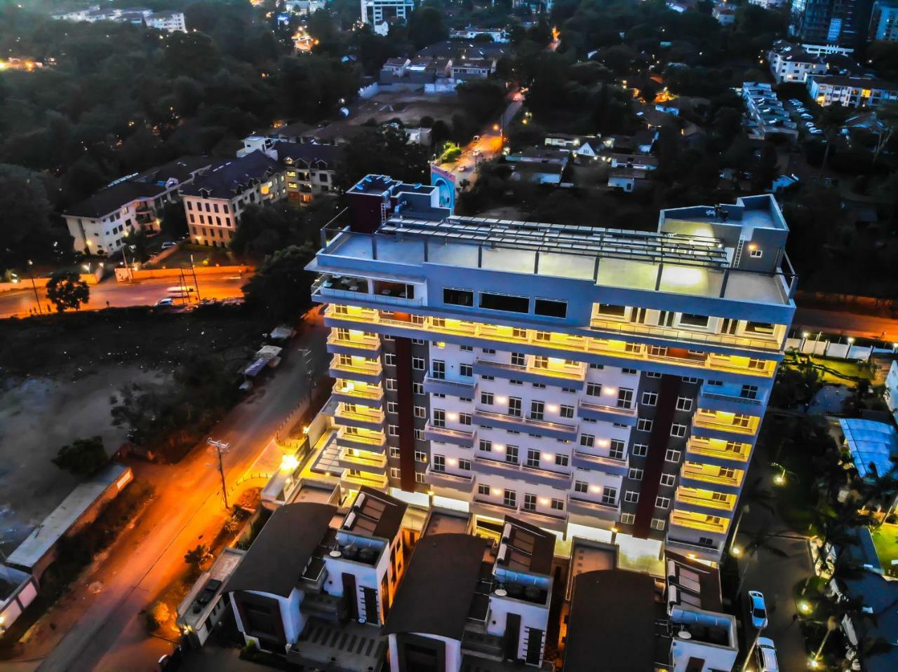 Glam - Near Westgate Mall, Westlands Hotel