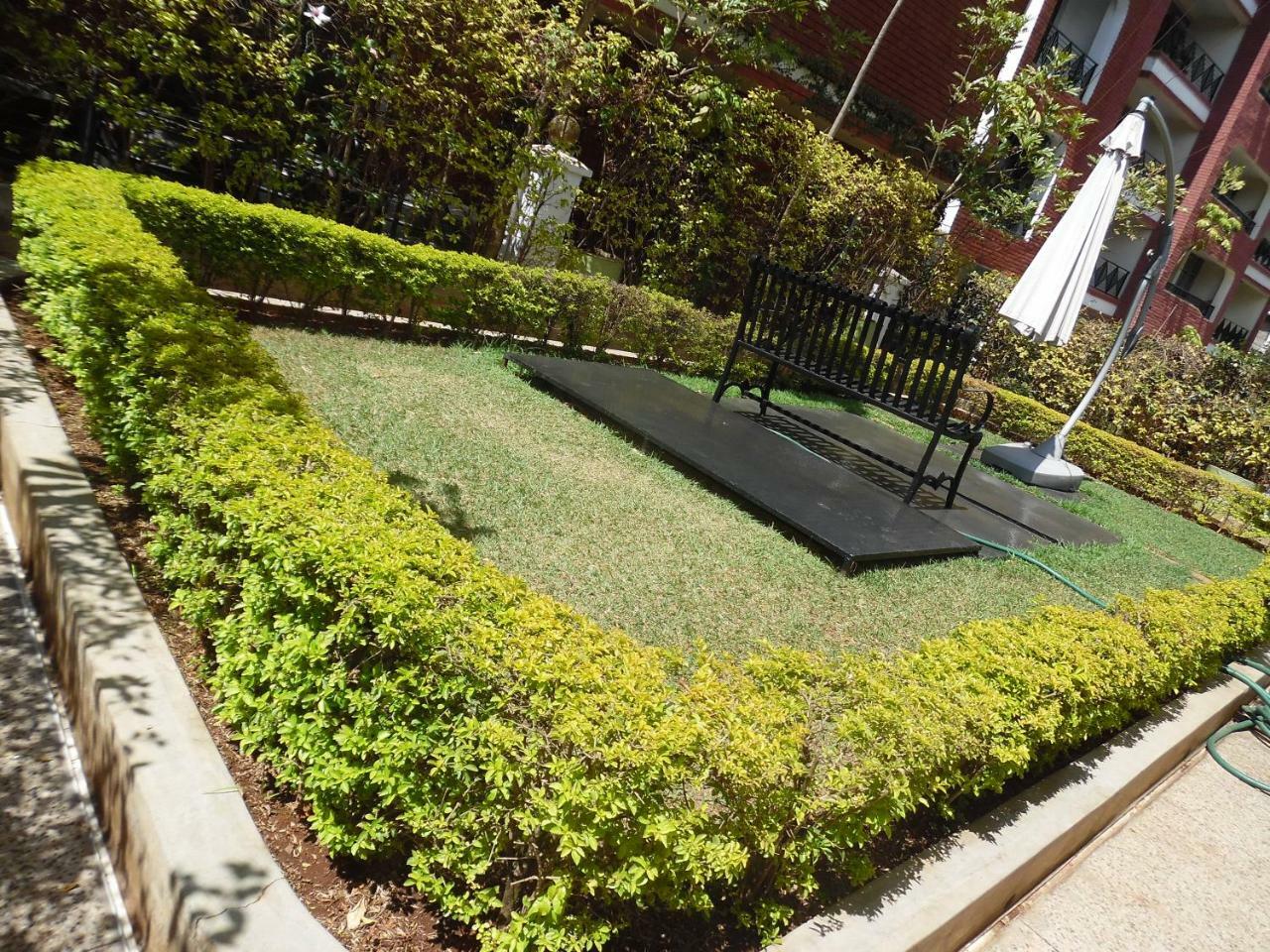 Apartment Court Samra *