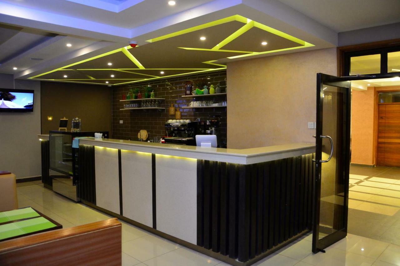 Razana Hotel 3*