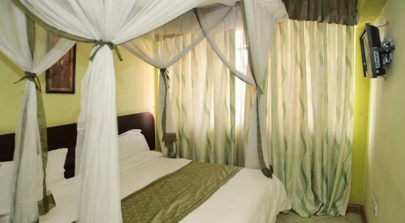 Hotel Countypark 3*