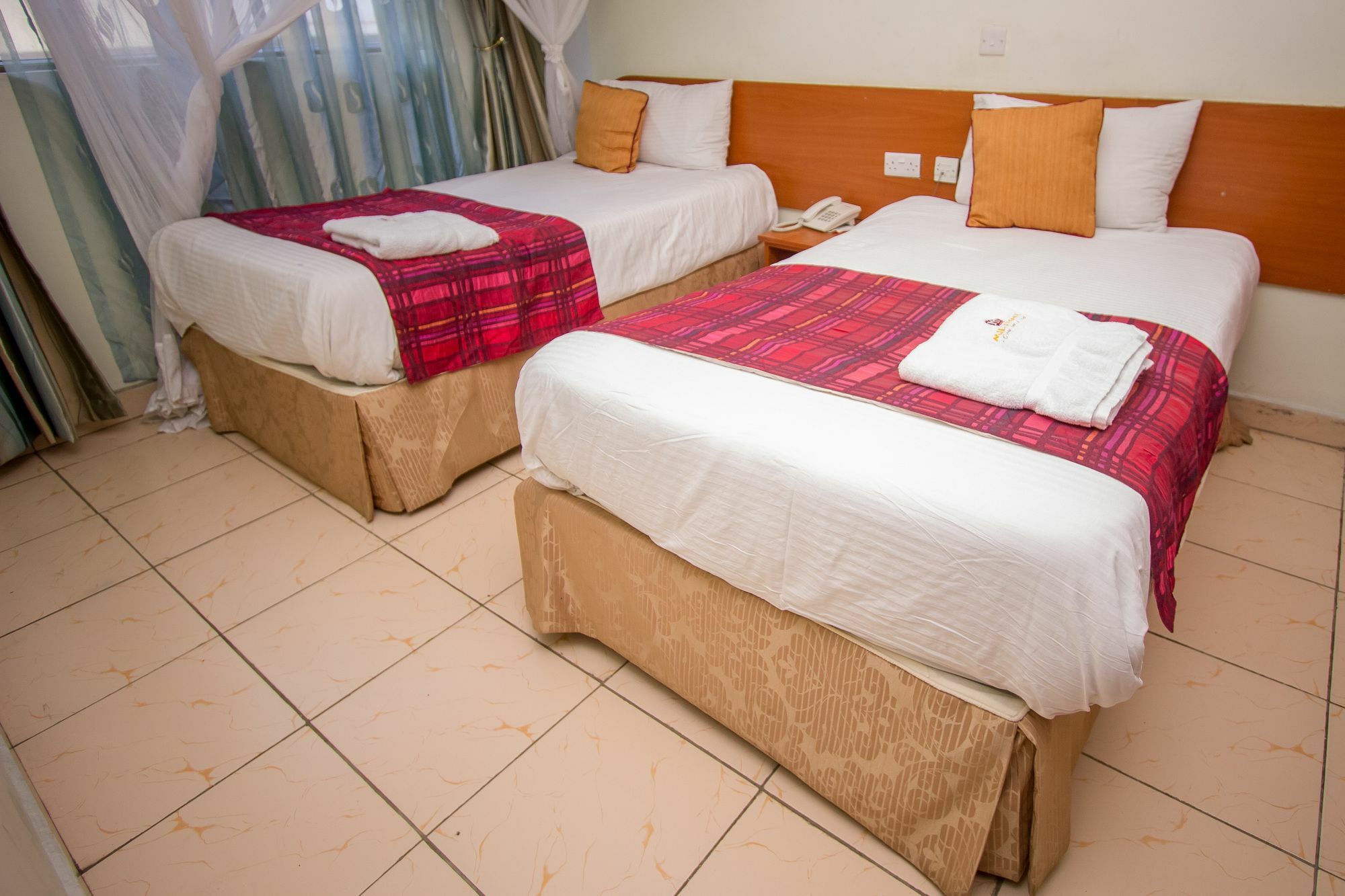 Milestone Hotel 2*