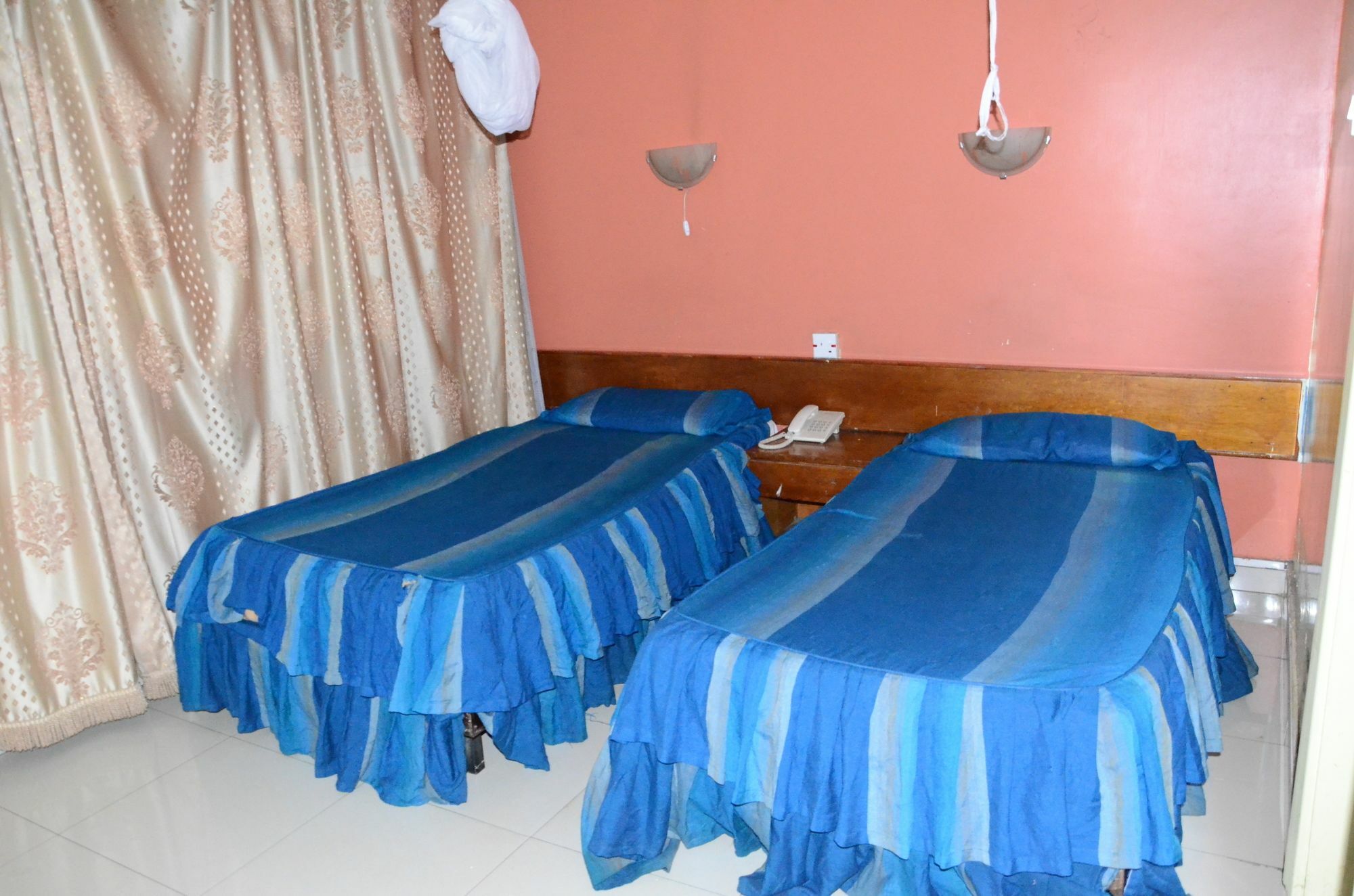 Karibu Hotel 2*