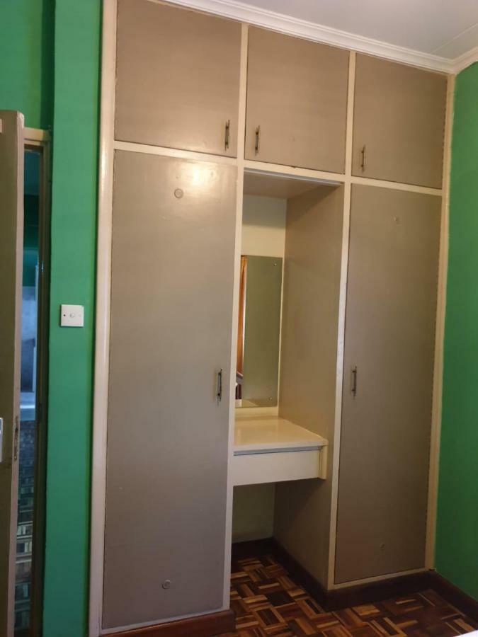Pram Court Apartment *