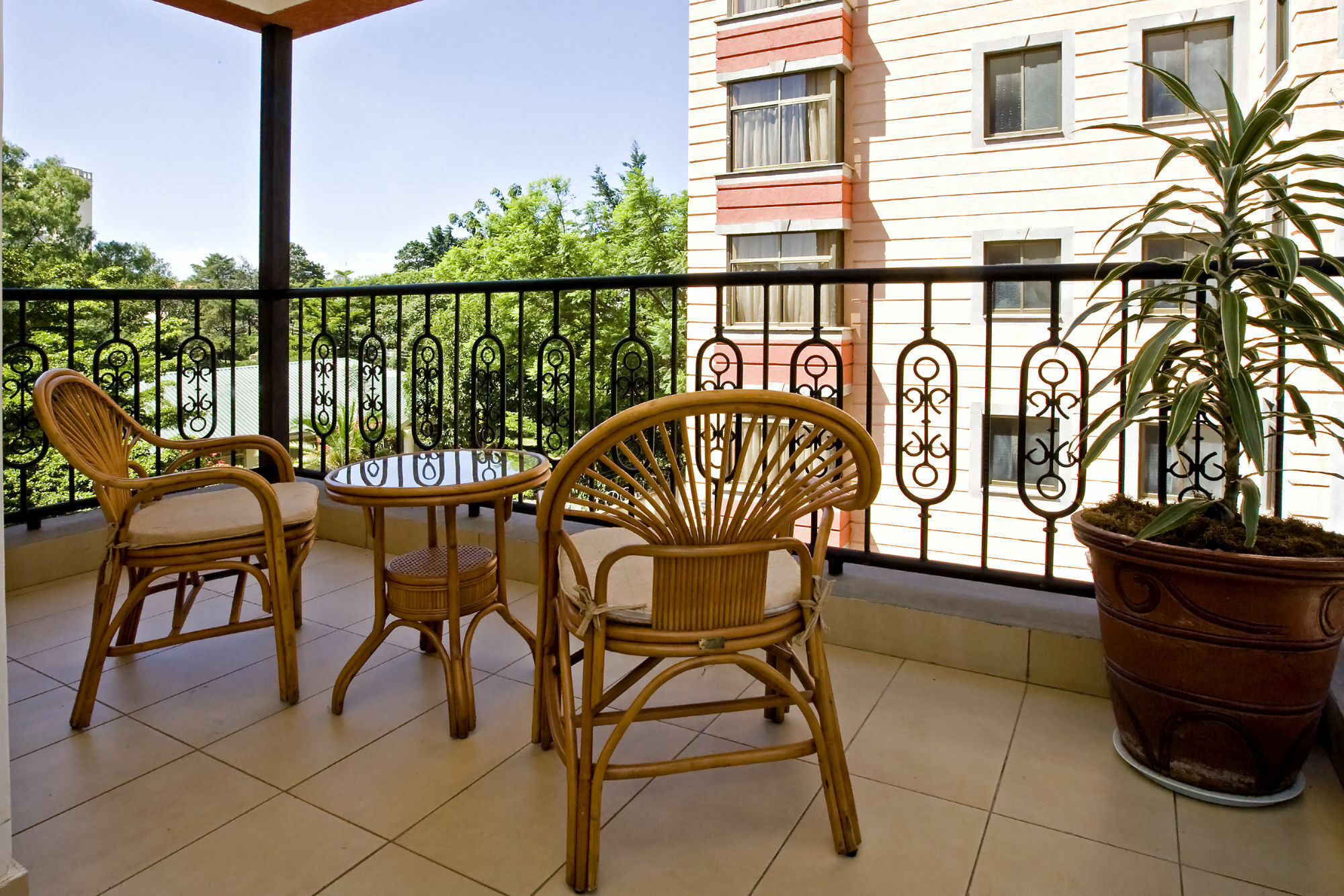 Apartment Gemsuites Luxury Serviced Nairobi