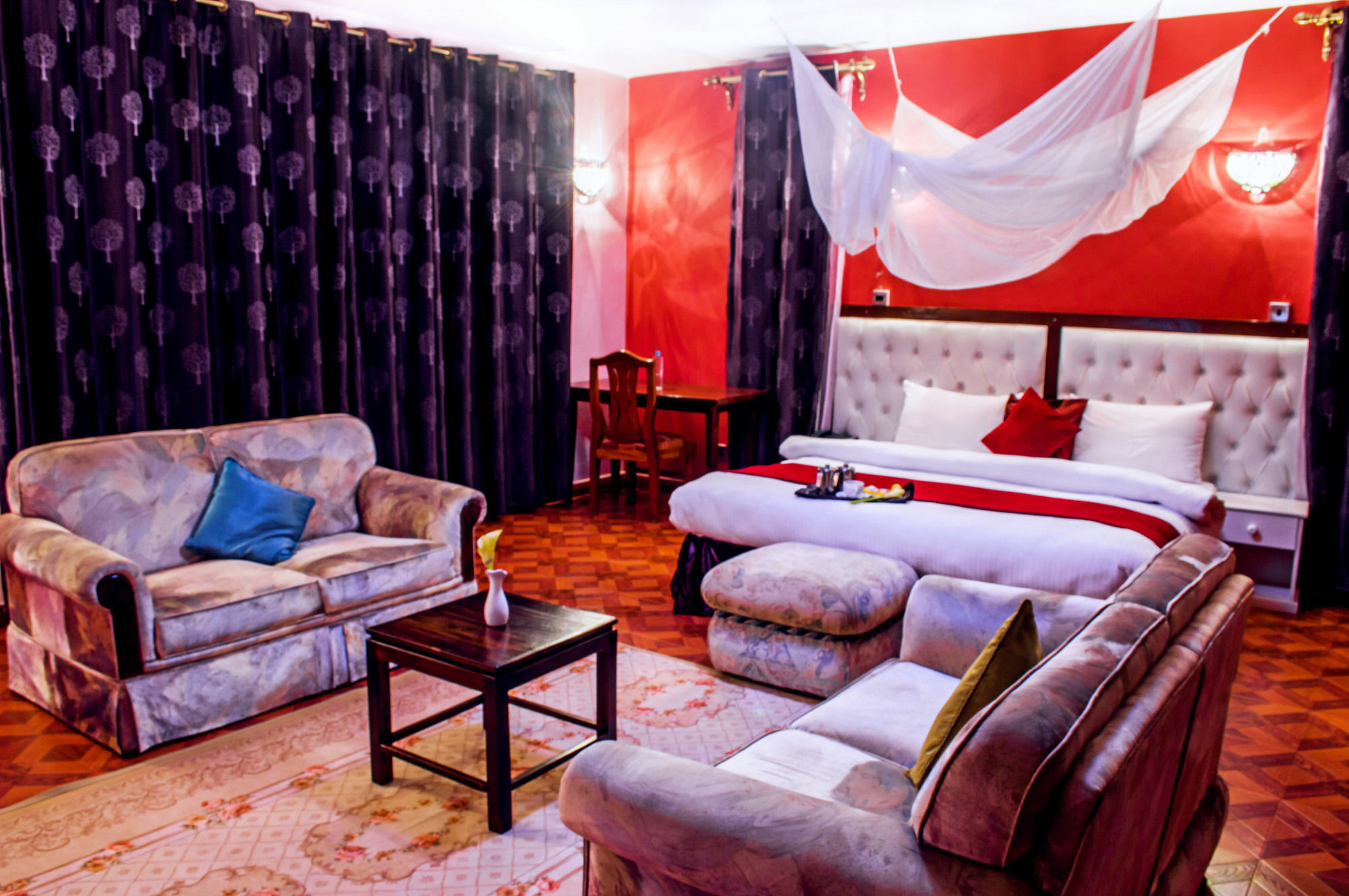 Hotel Karen & 3*