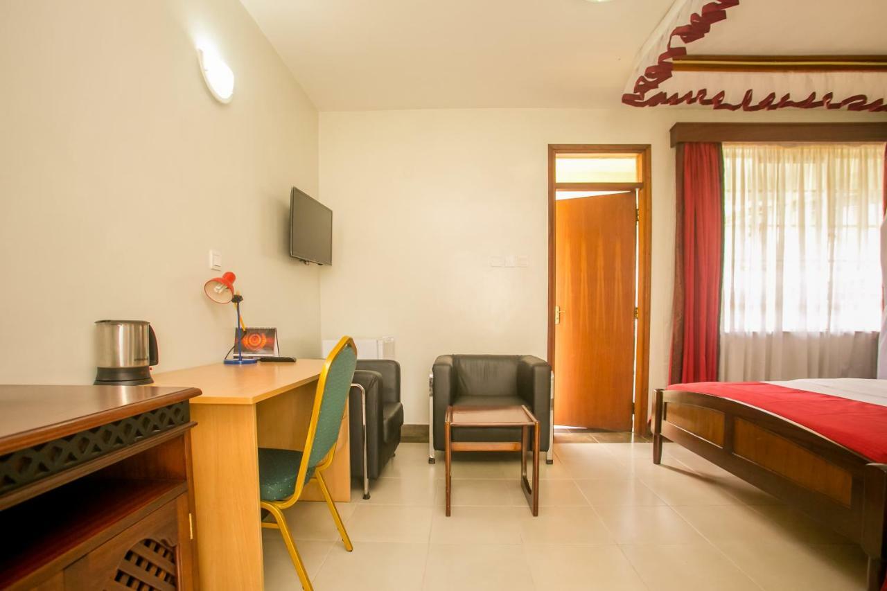 Hotel Desmond Tutu Conference Centre 3*