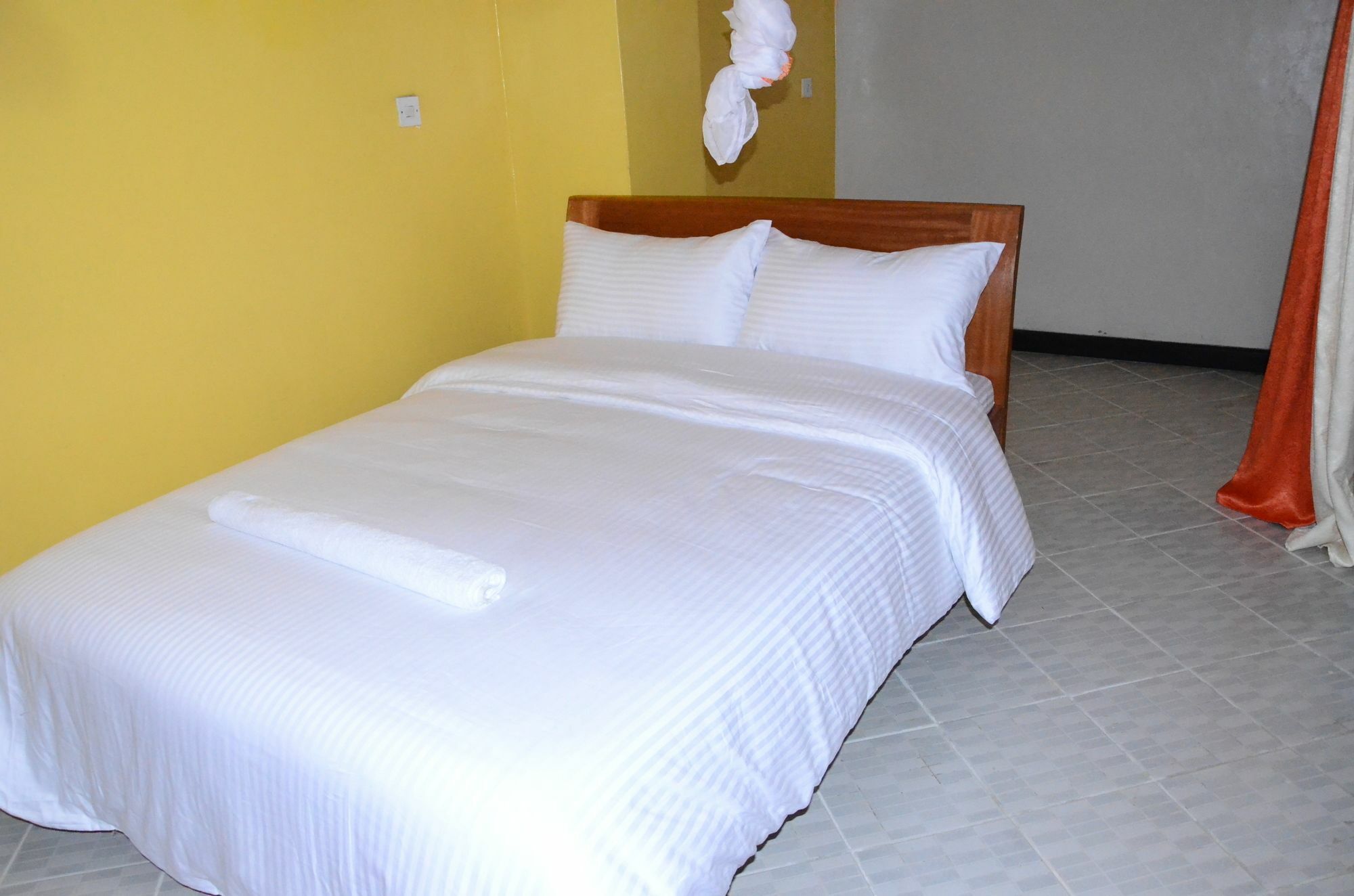 Hotel Golden Goose 3*