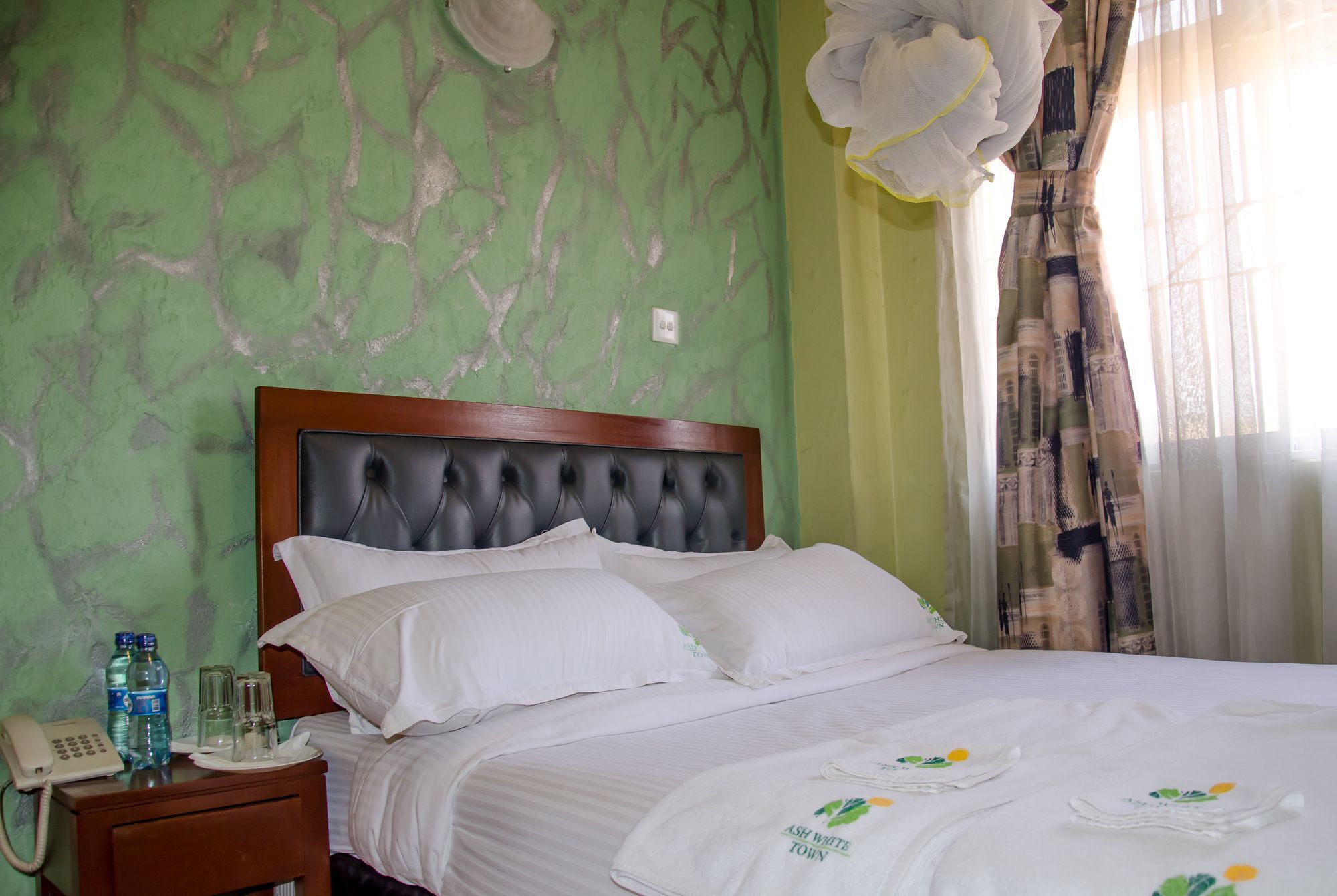 Hotel Ash White