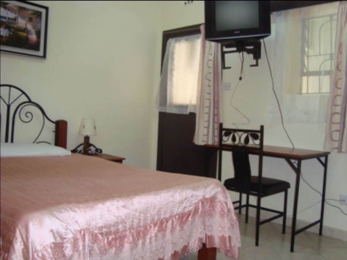 Guest house Angaza 3*