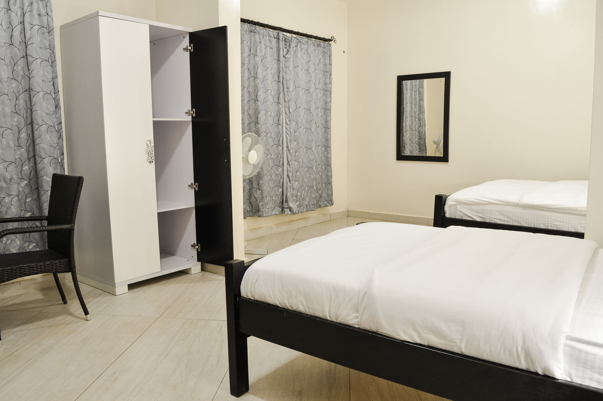 Decale Jewel Stone Hotel