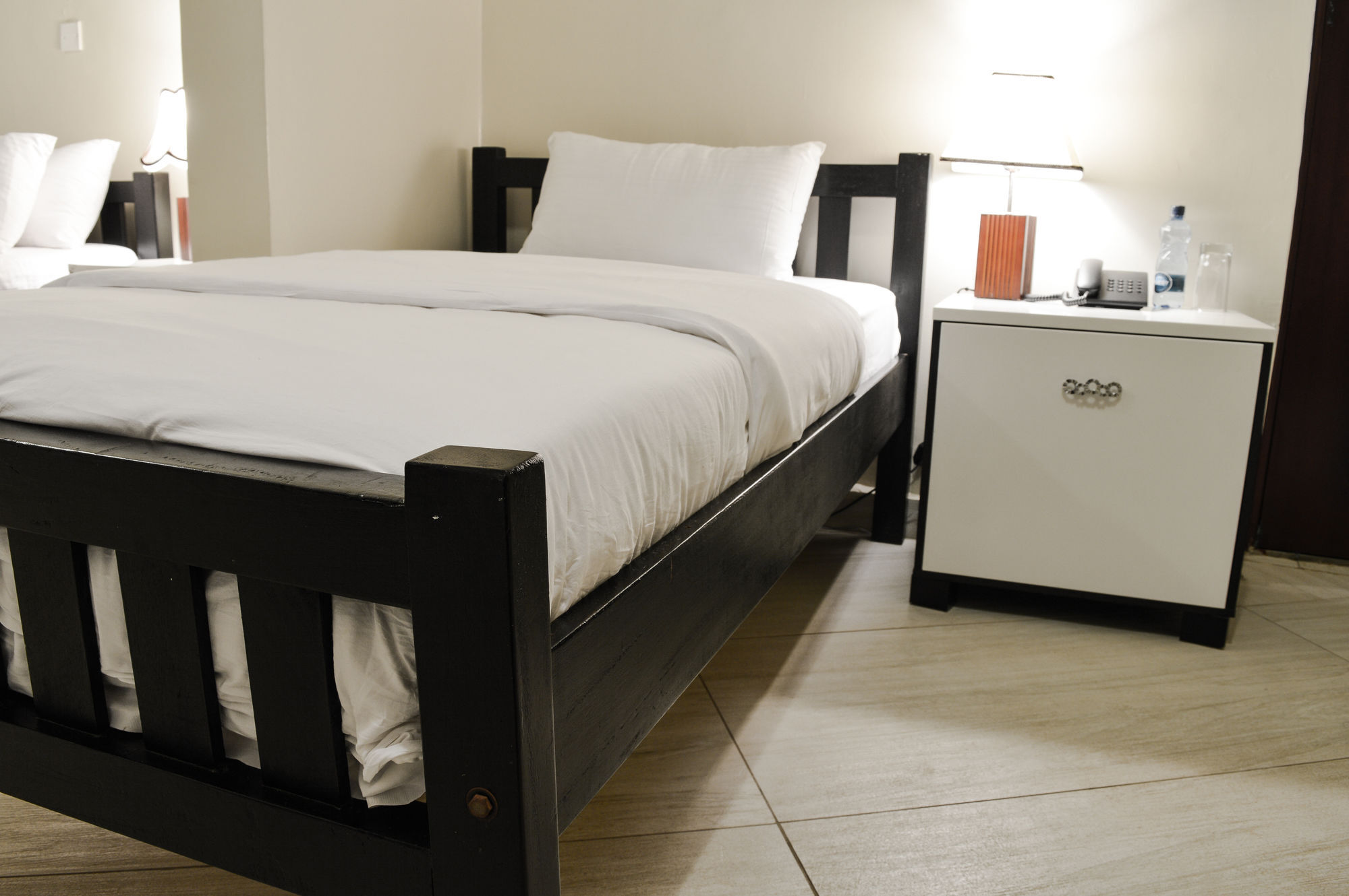 Hotel Decale Jewel Stone