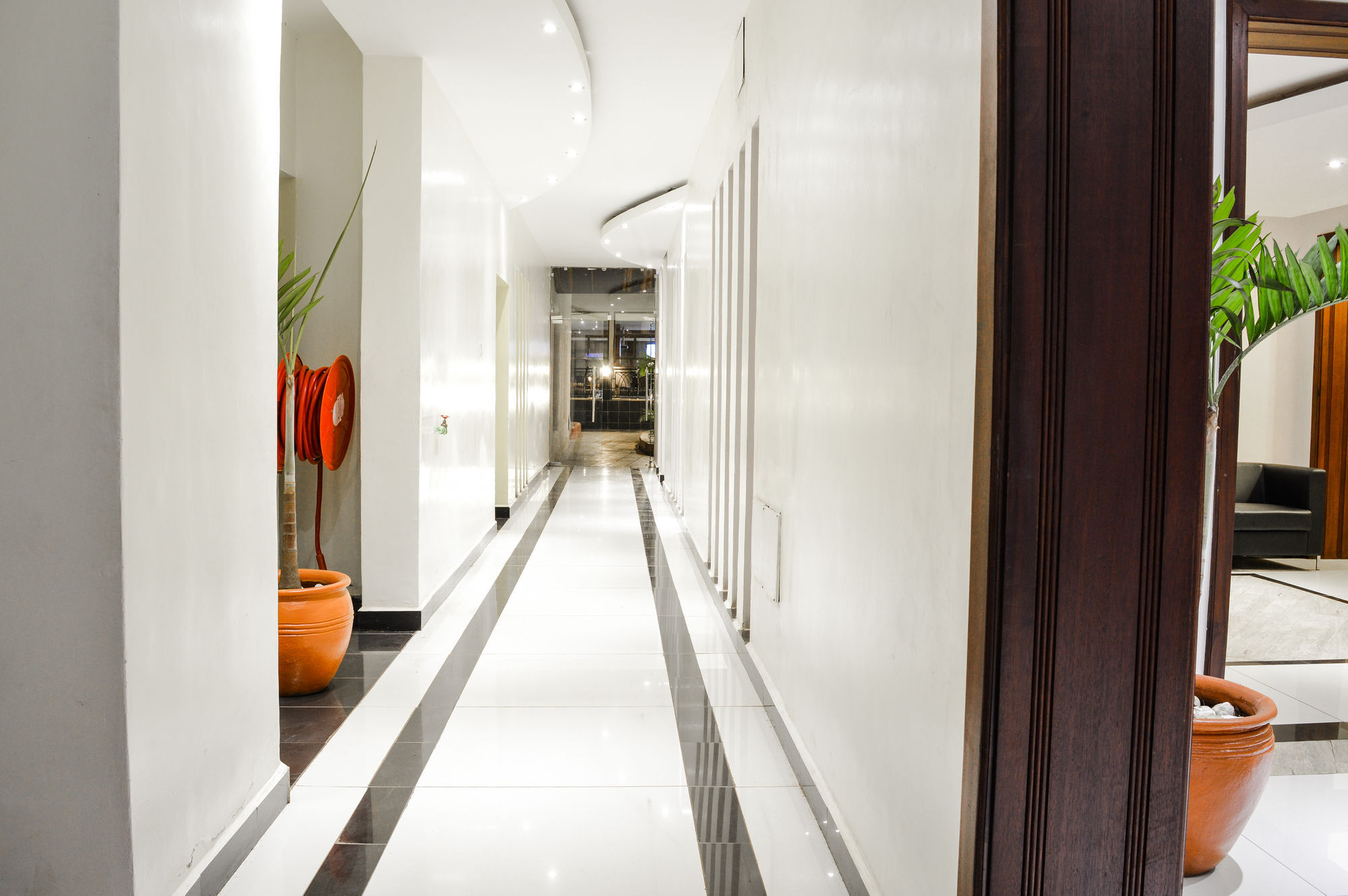 Decale Jewel Stone Hotel 3*