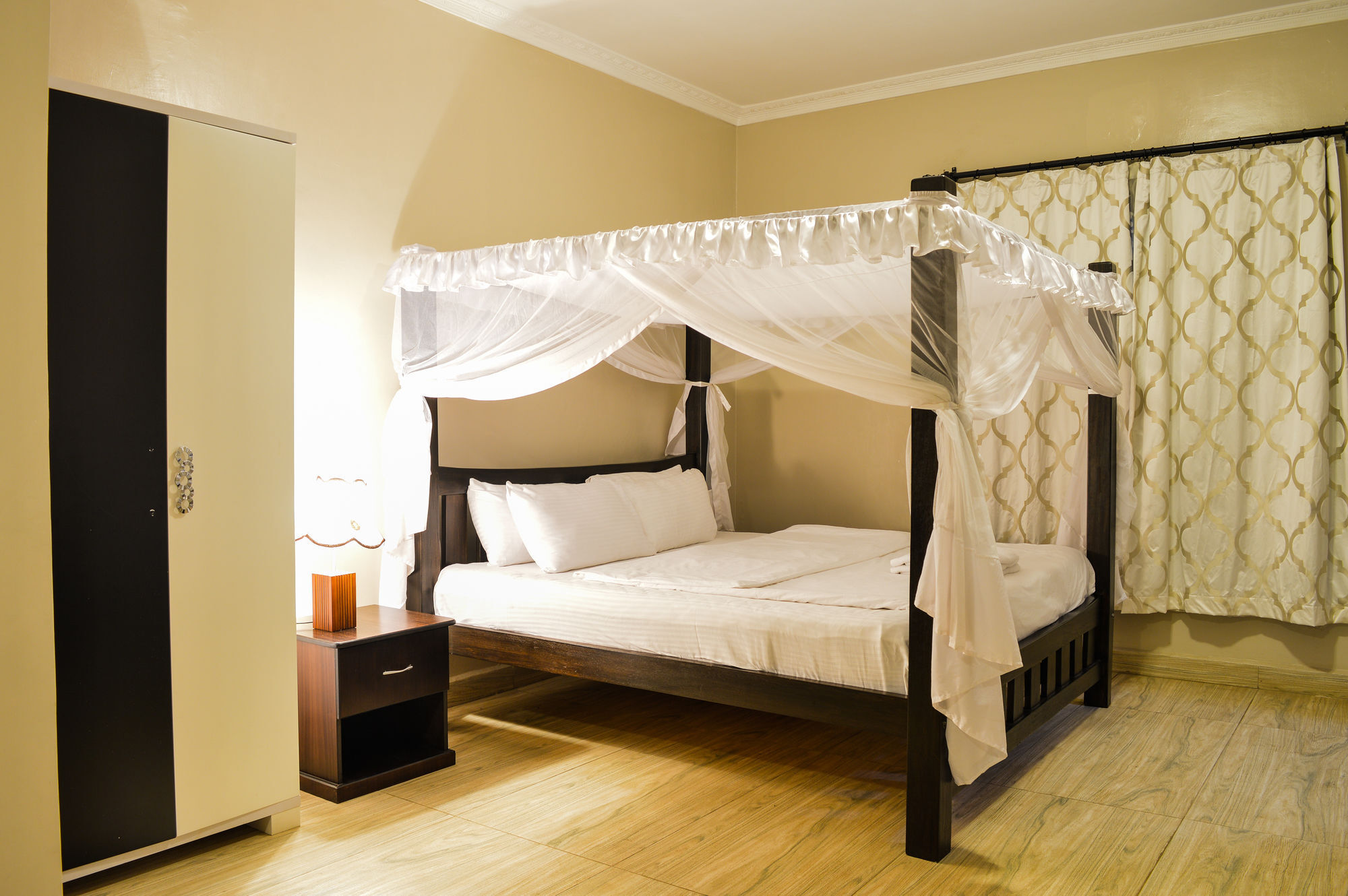 Decale Jewel Stone Hotel