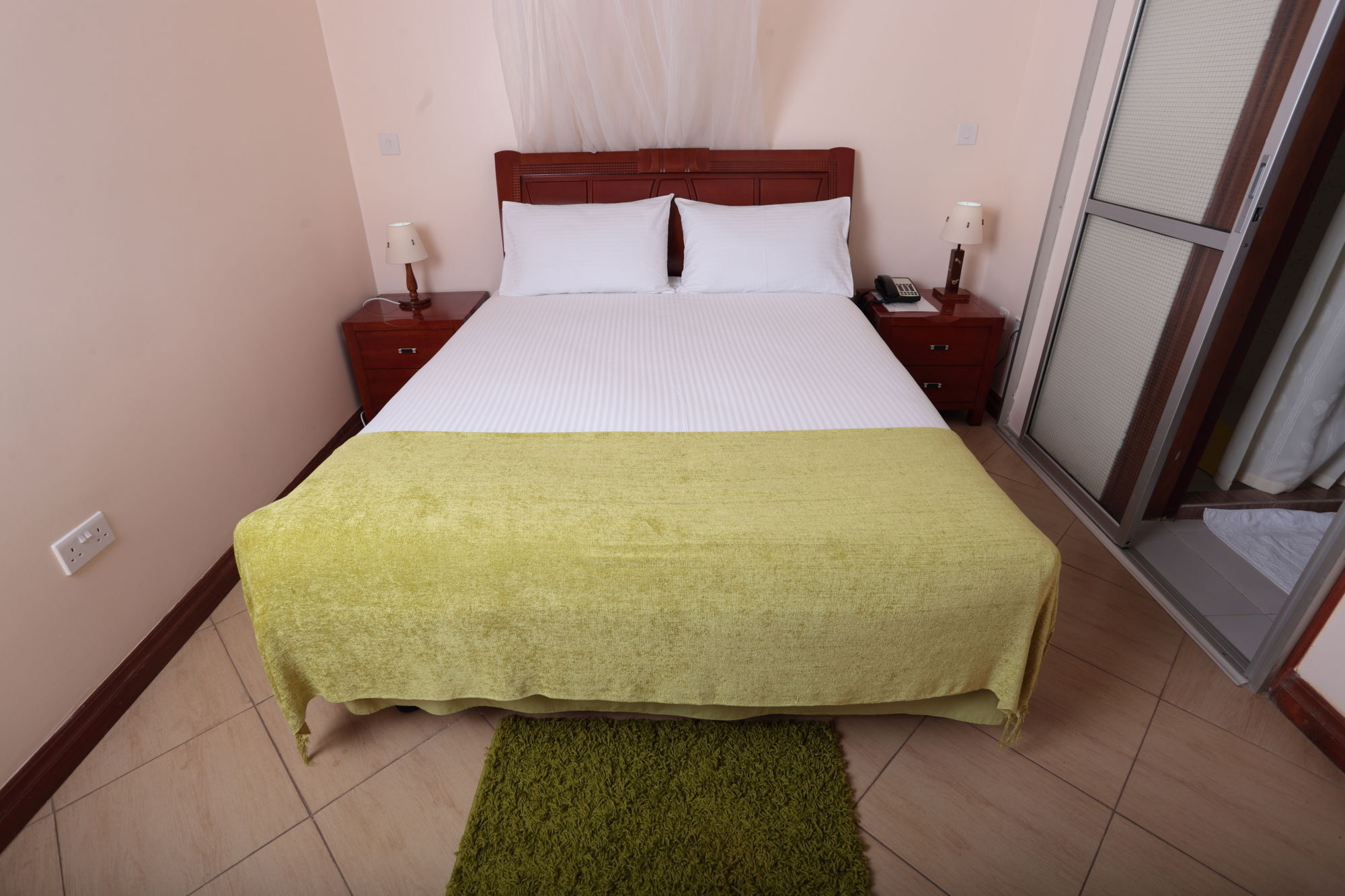 Longview Hotel 3*