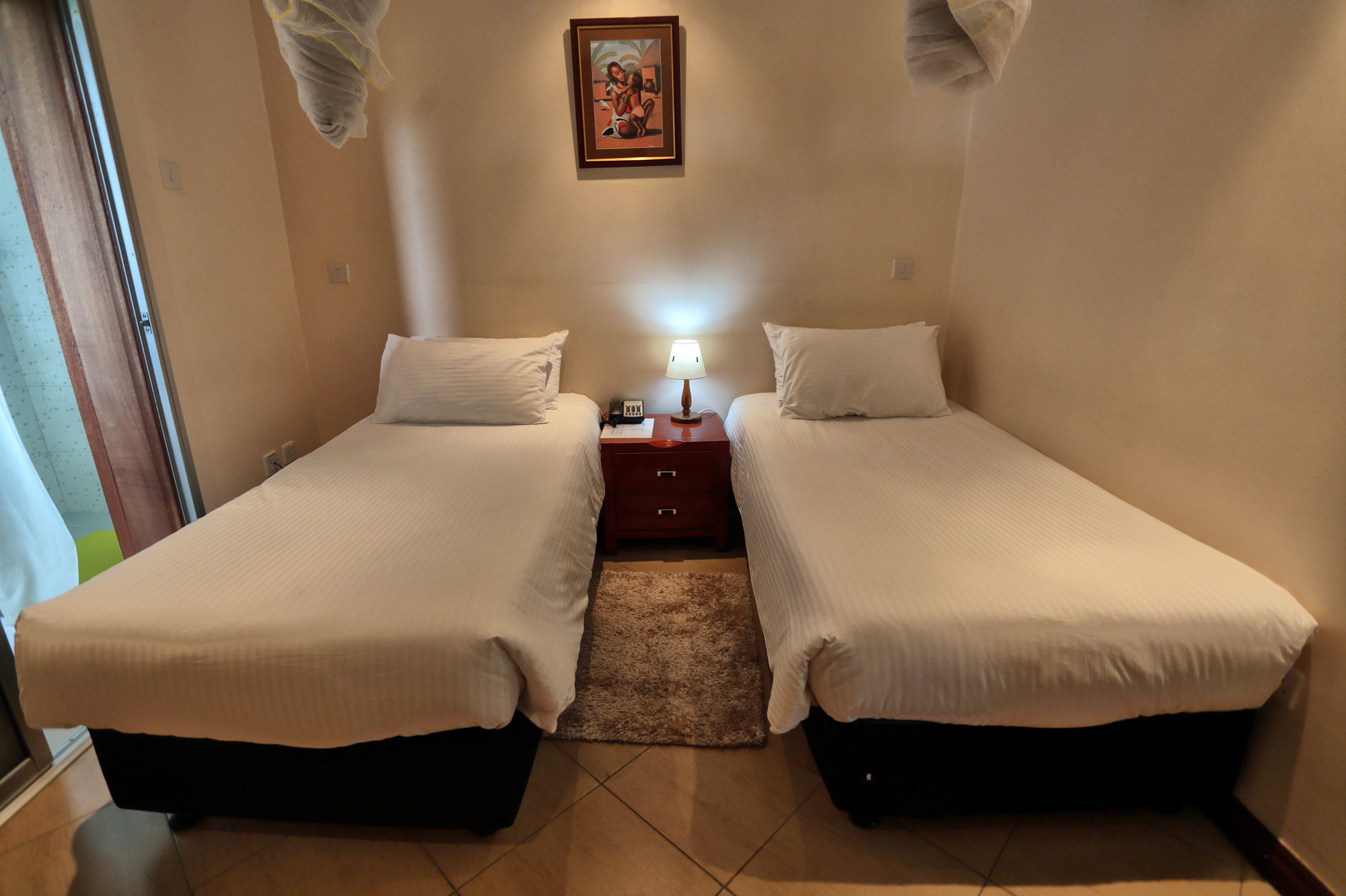 Longview Hotel 3*
