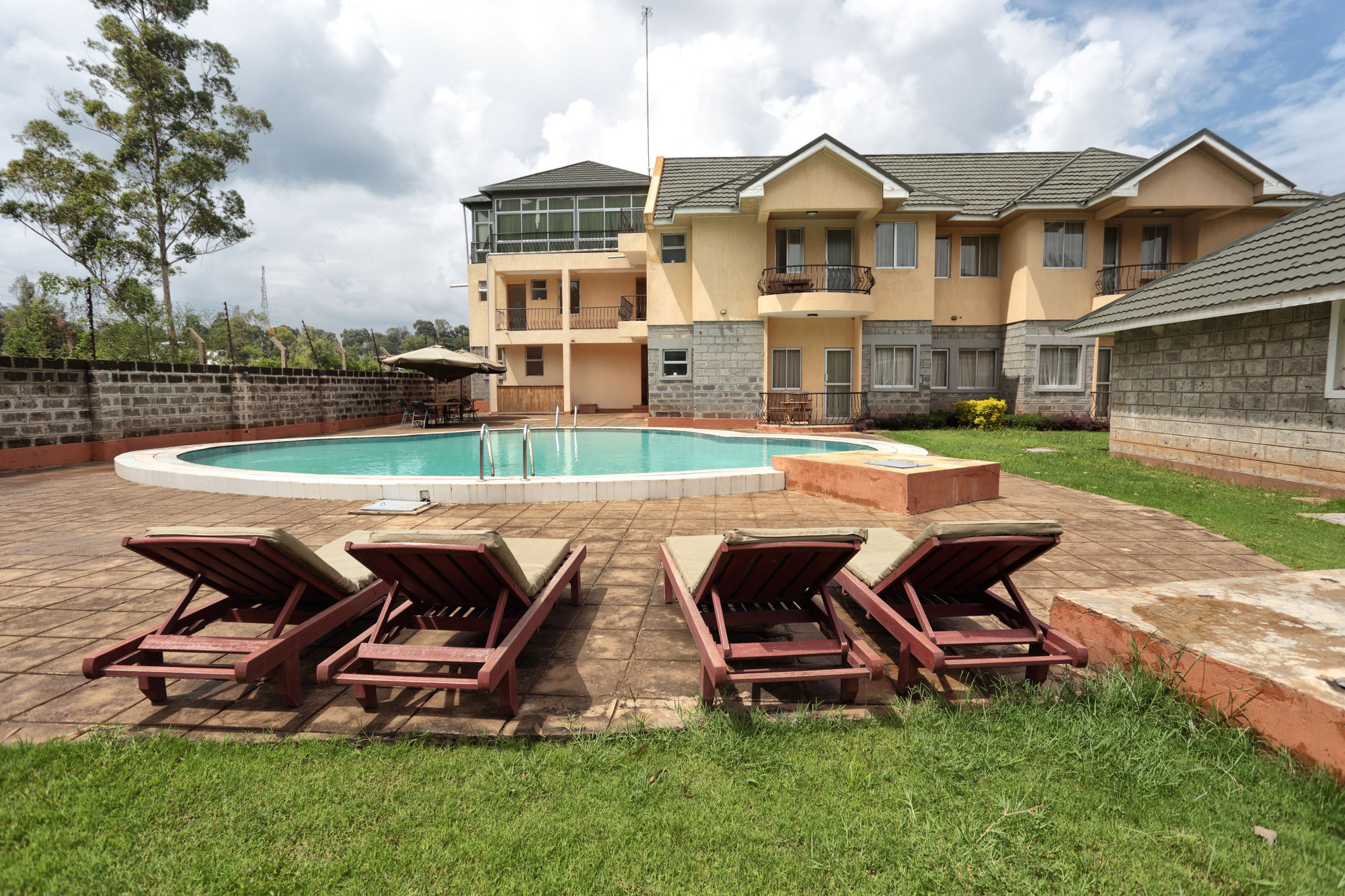 Longview Hotel 3*
