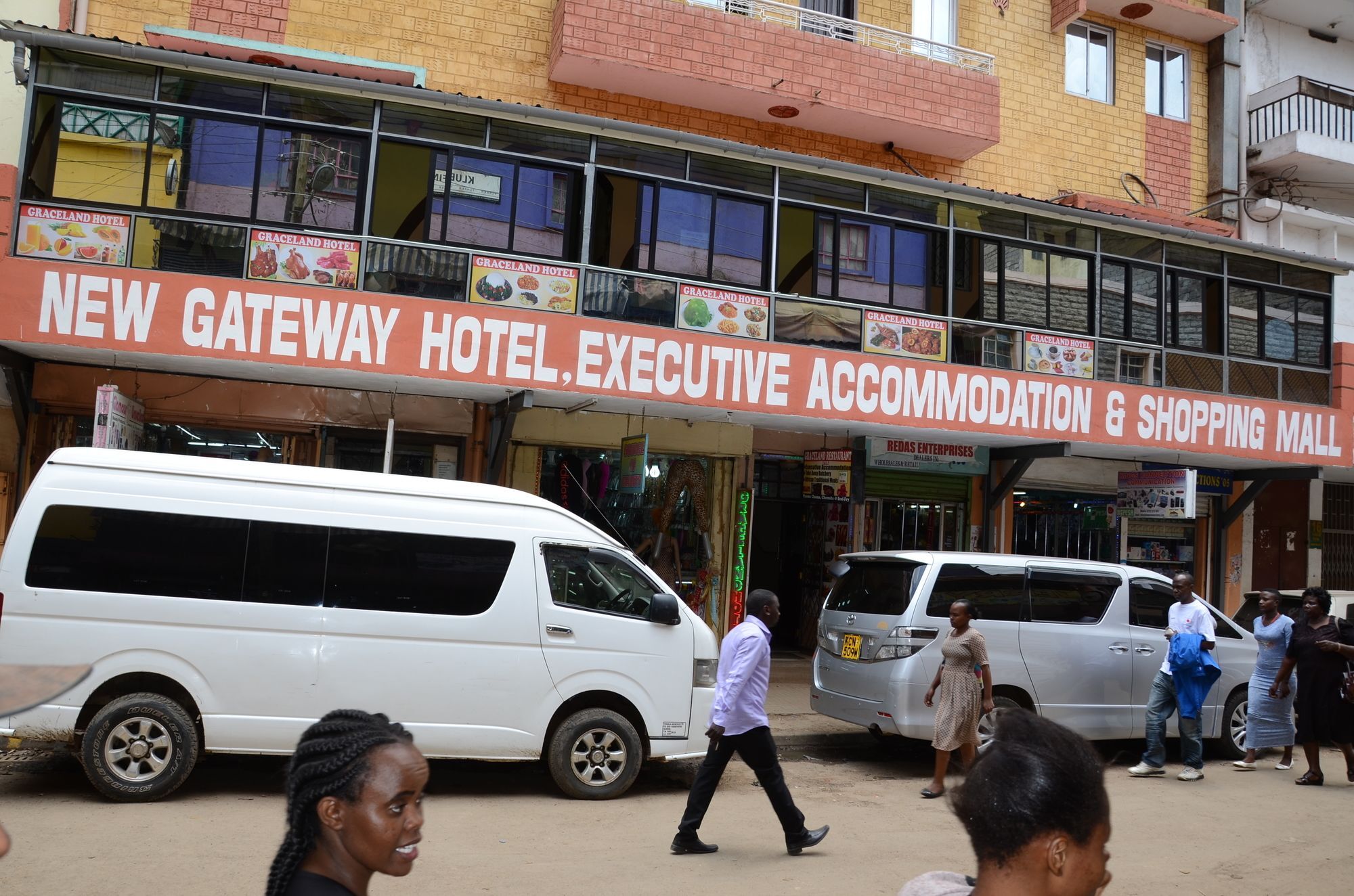 Sir Kanja's Hotel 2*