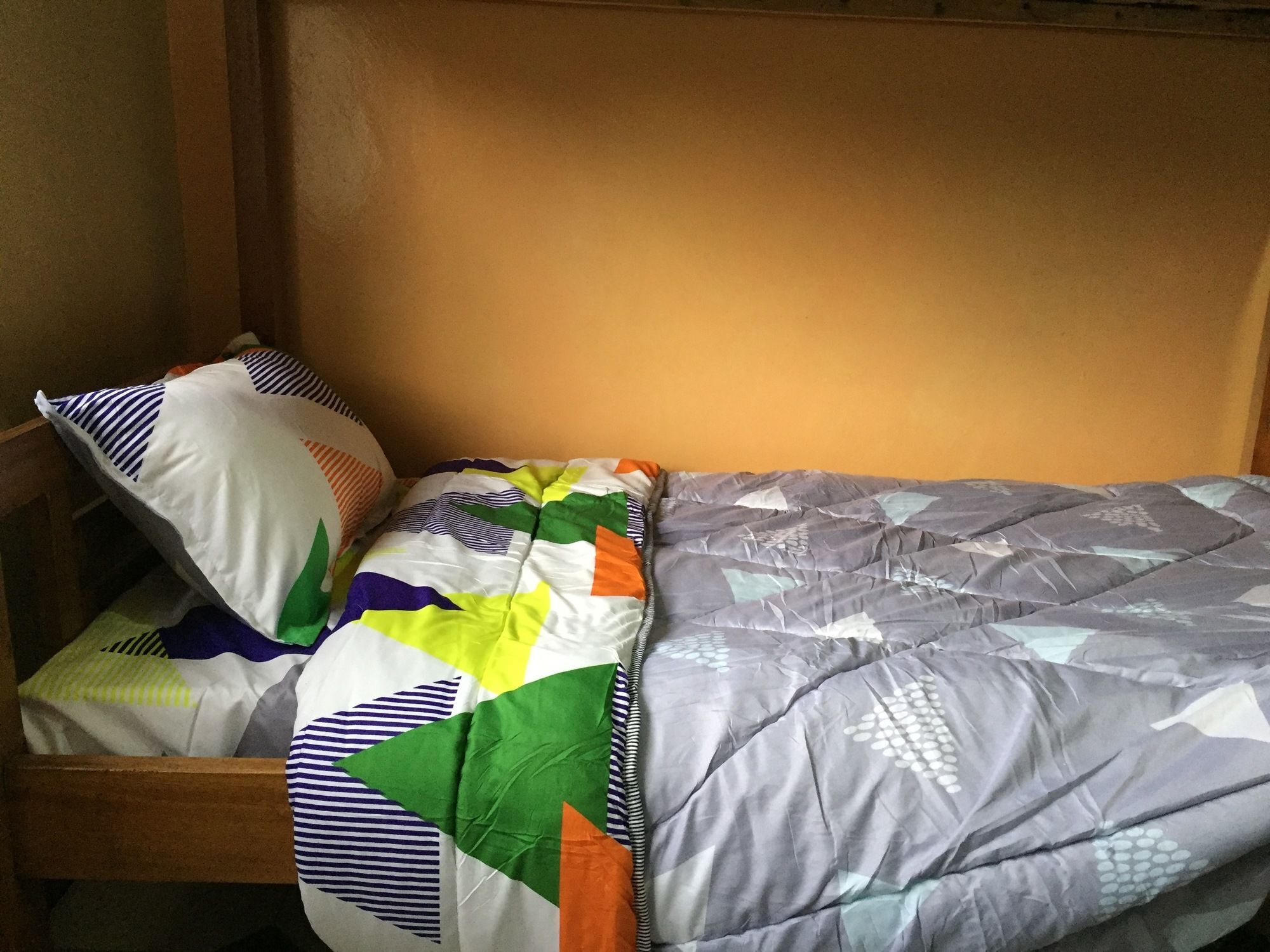 Riverbank Hotel 2*