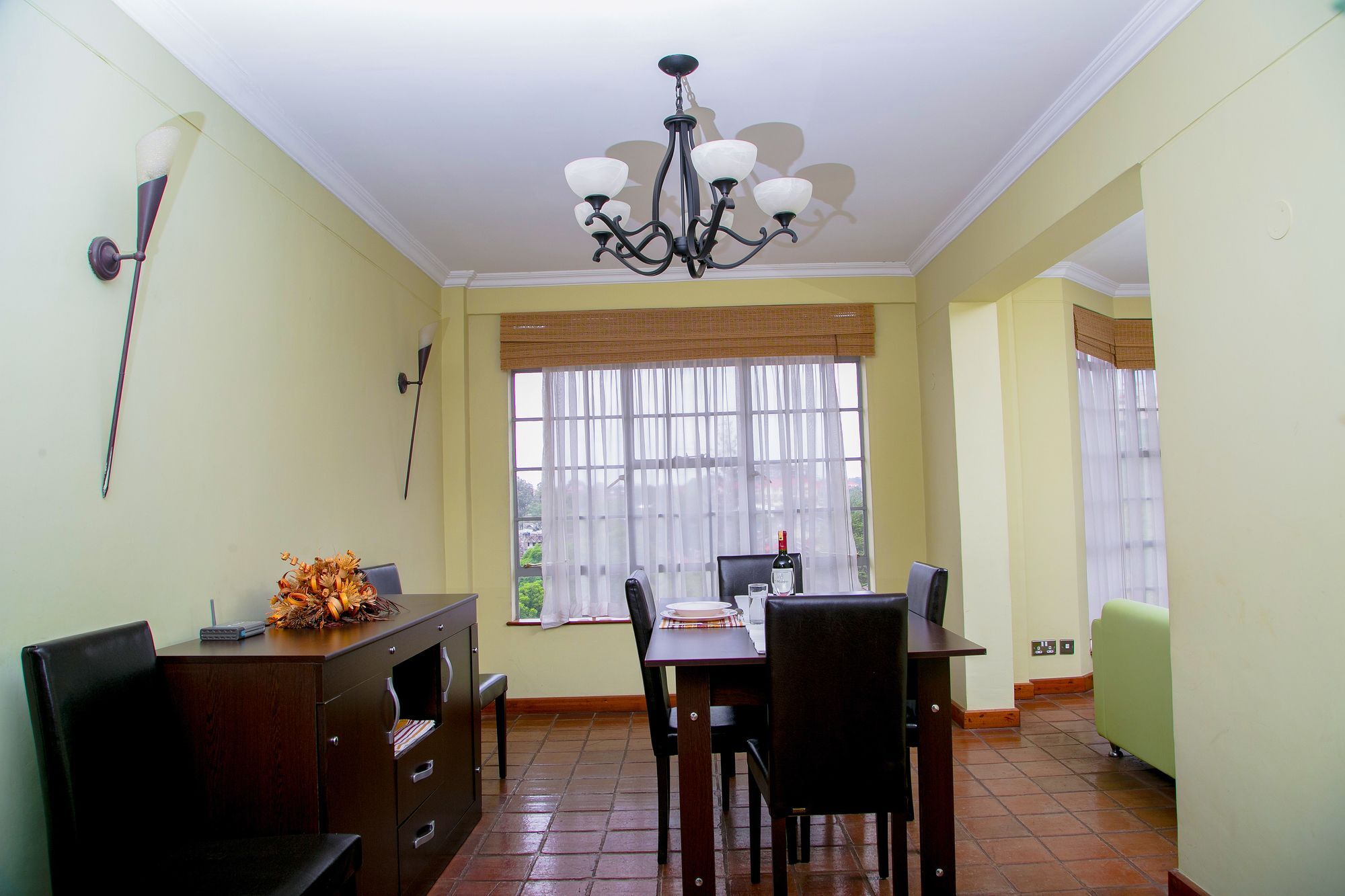 Batians Aparthotel 3*