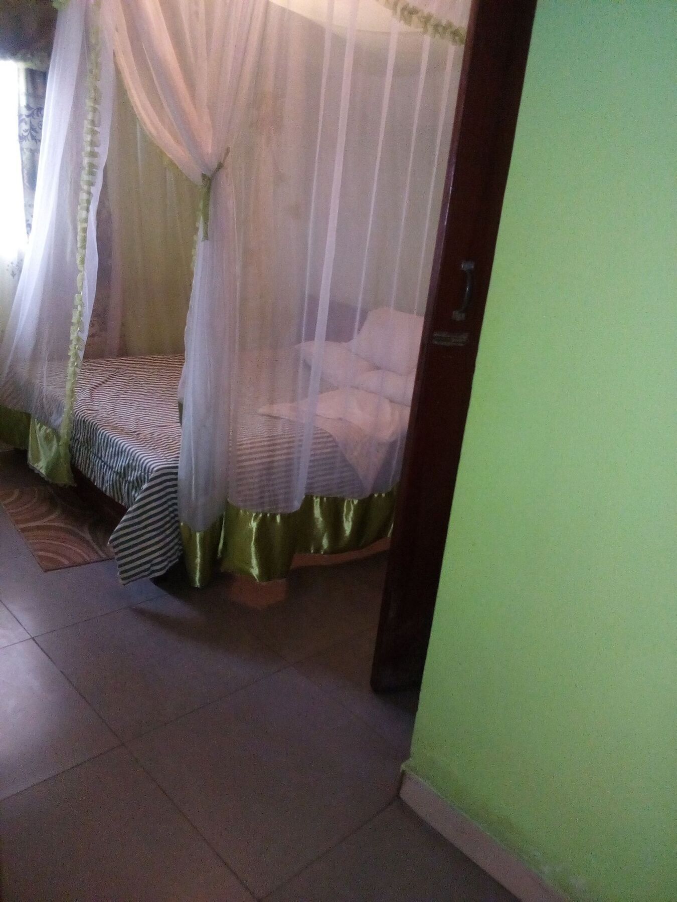 Desai Hotel 2*