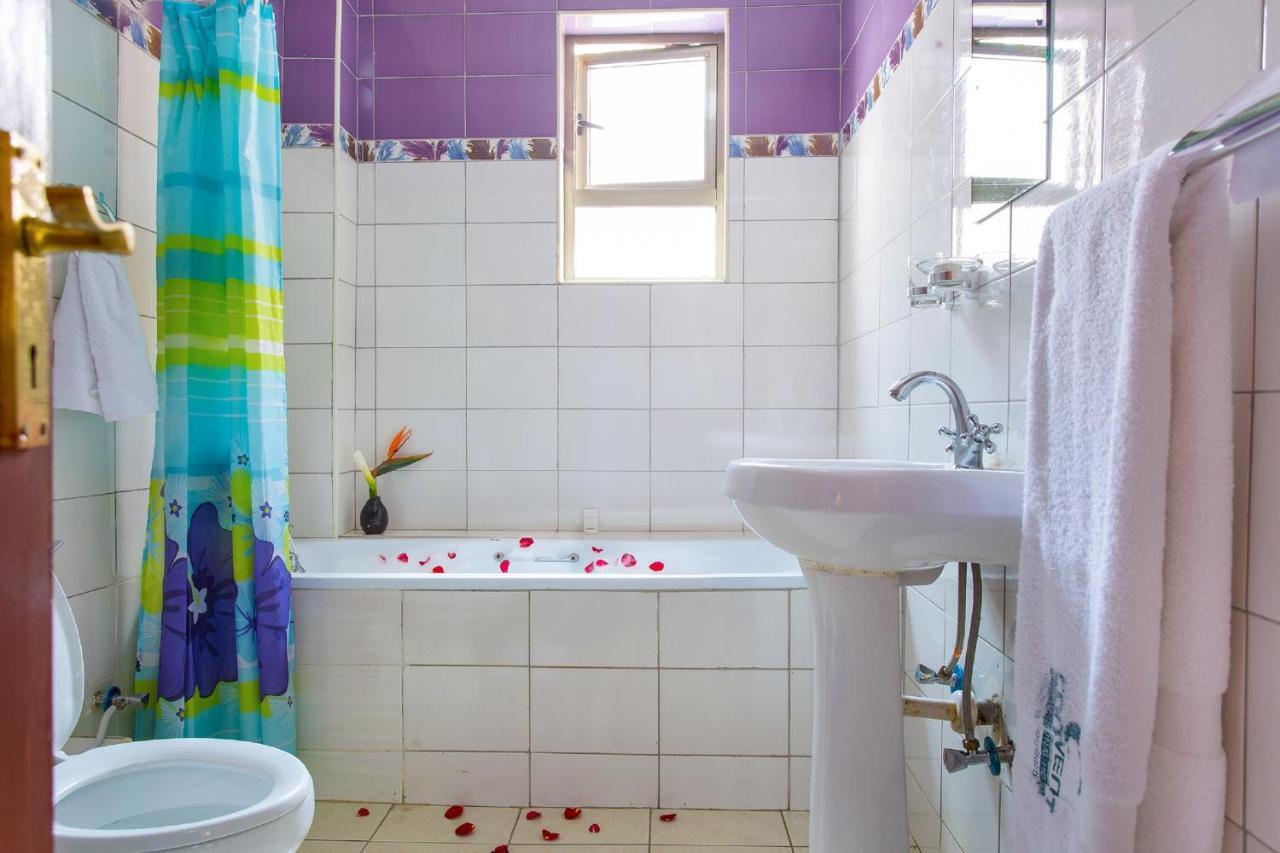 Convent International Hotel- 3*