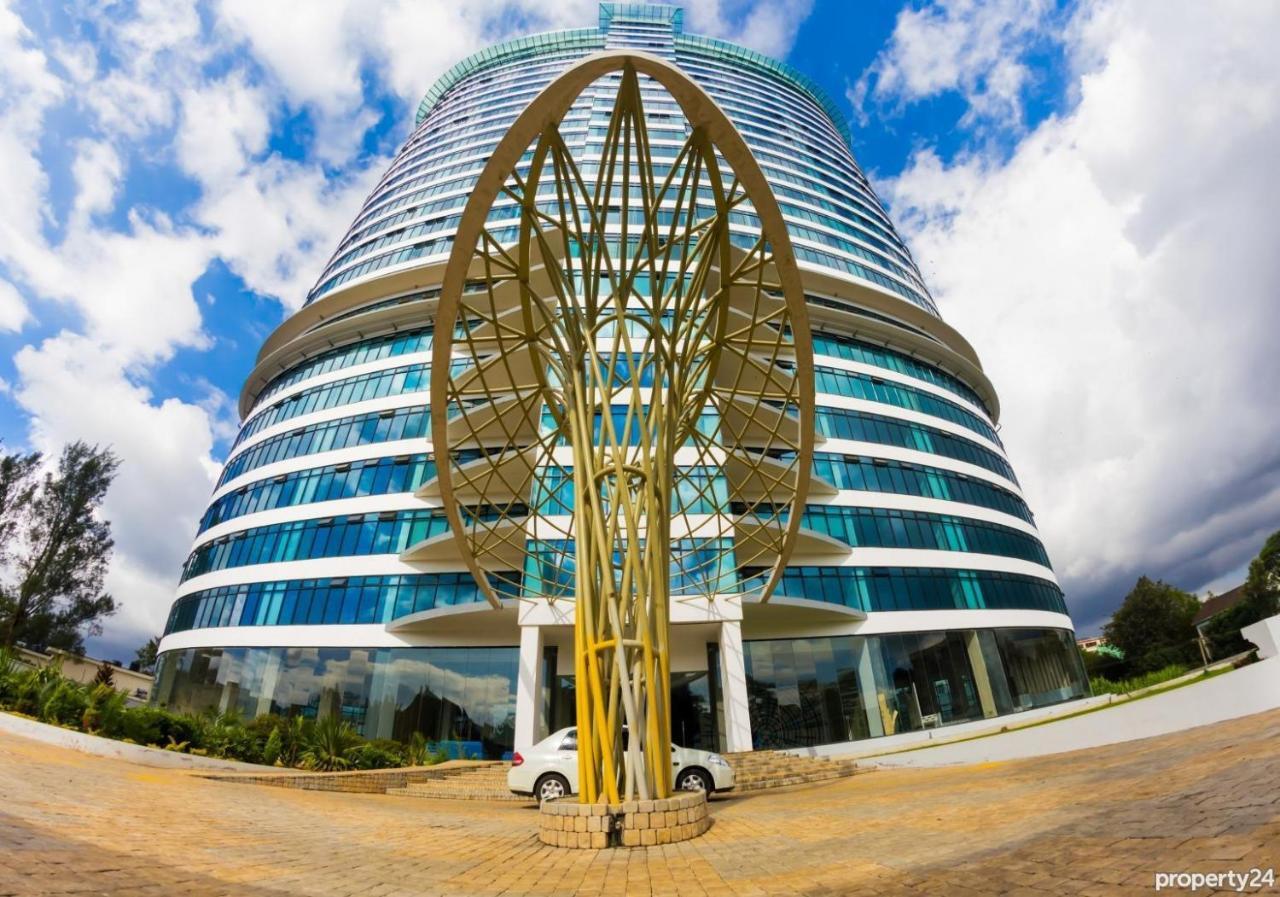 Calm And Collected By Yourhost Le Mac Westlands Apartment