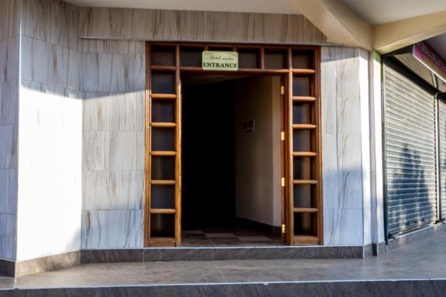 Ngara Riverside Hotel 2*
