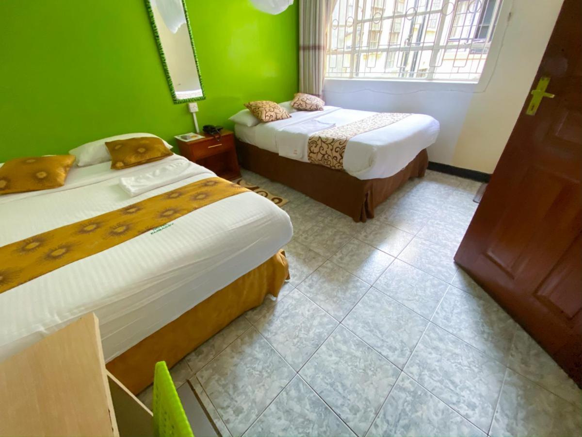 Hotel Embassy 2*