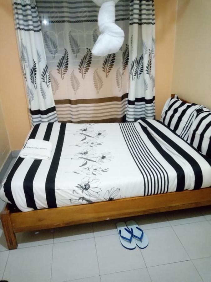Emmaccra Hotel *