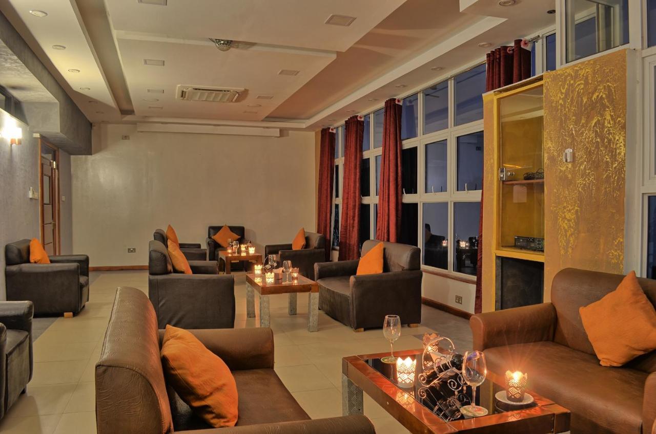 Clarence House Apartment *