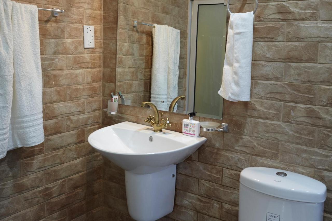 Airport And Safaris Bed & Breakfast *