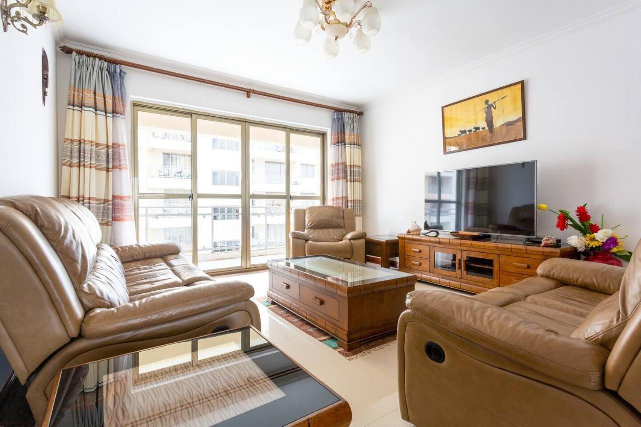 Luxury 3 Bed - Kilimani Apartment *