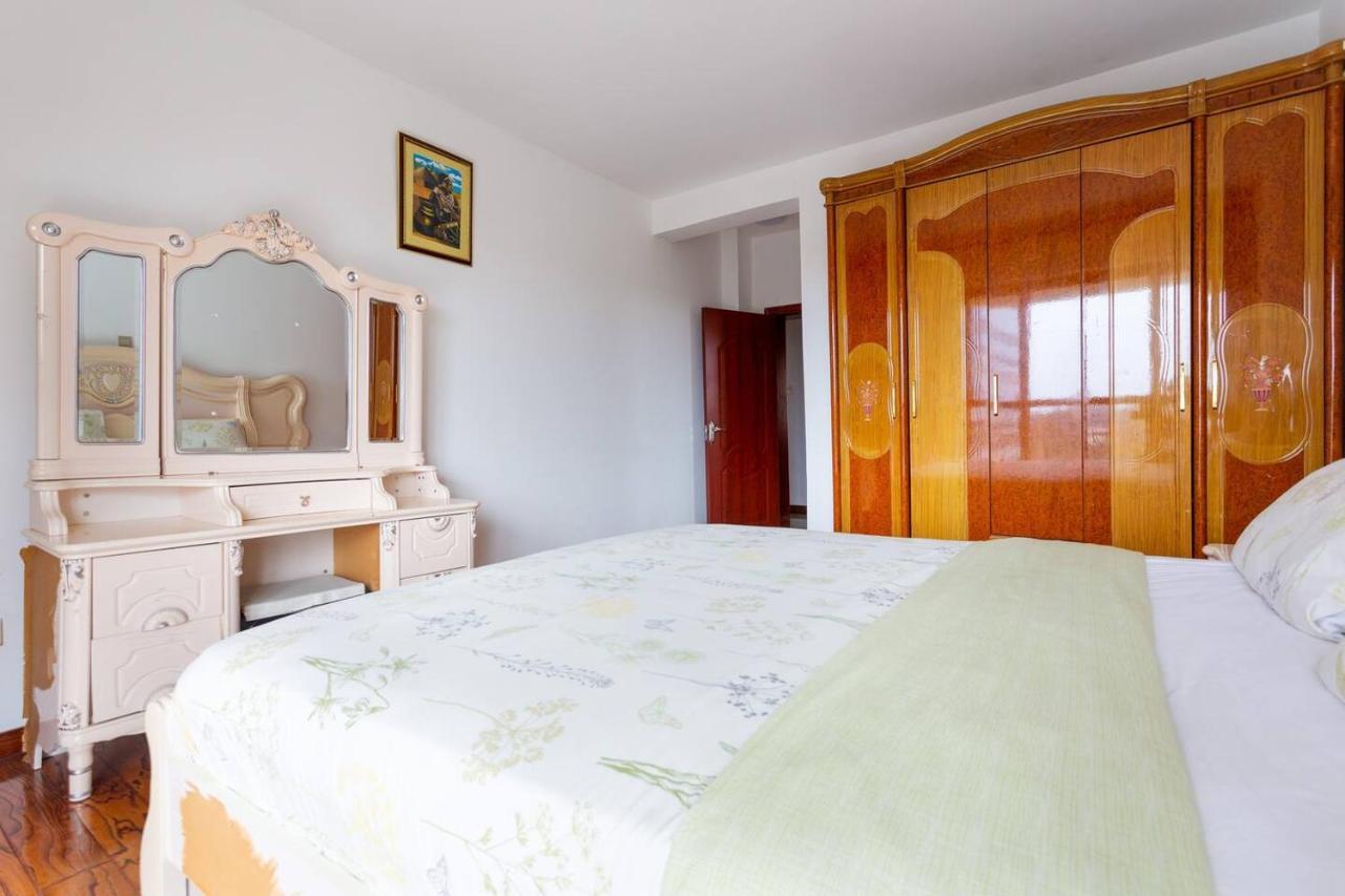 Luxury 3 Bed - Kilimani Apartment *